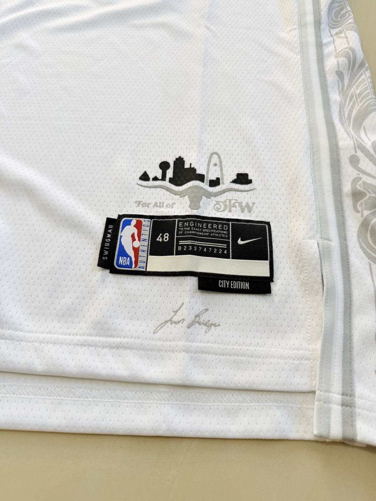 Nike Mike Mavs City Edition Swingman Luca Doncic Jersey Original Size US L / EU 52-54 / 3 - 5 Thumbnail