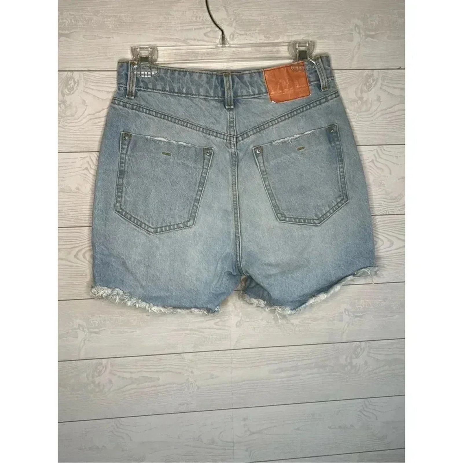 Zara ZARA high waist ripped light wash denim shorts Size 6 Size 28" / US 6 / IT 42 - 2 Thumbnail