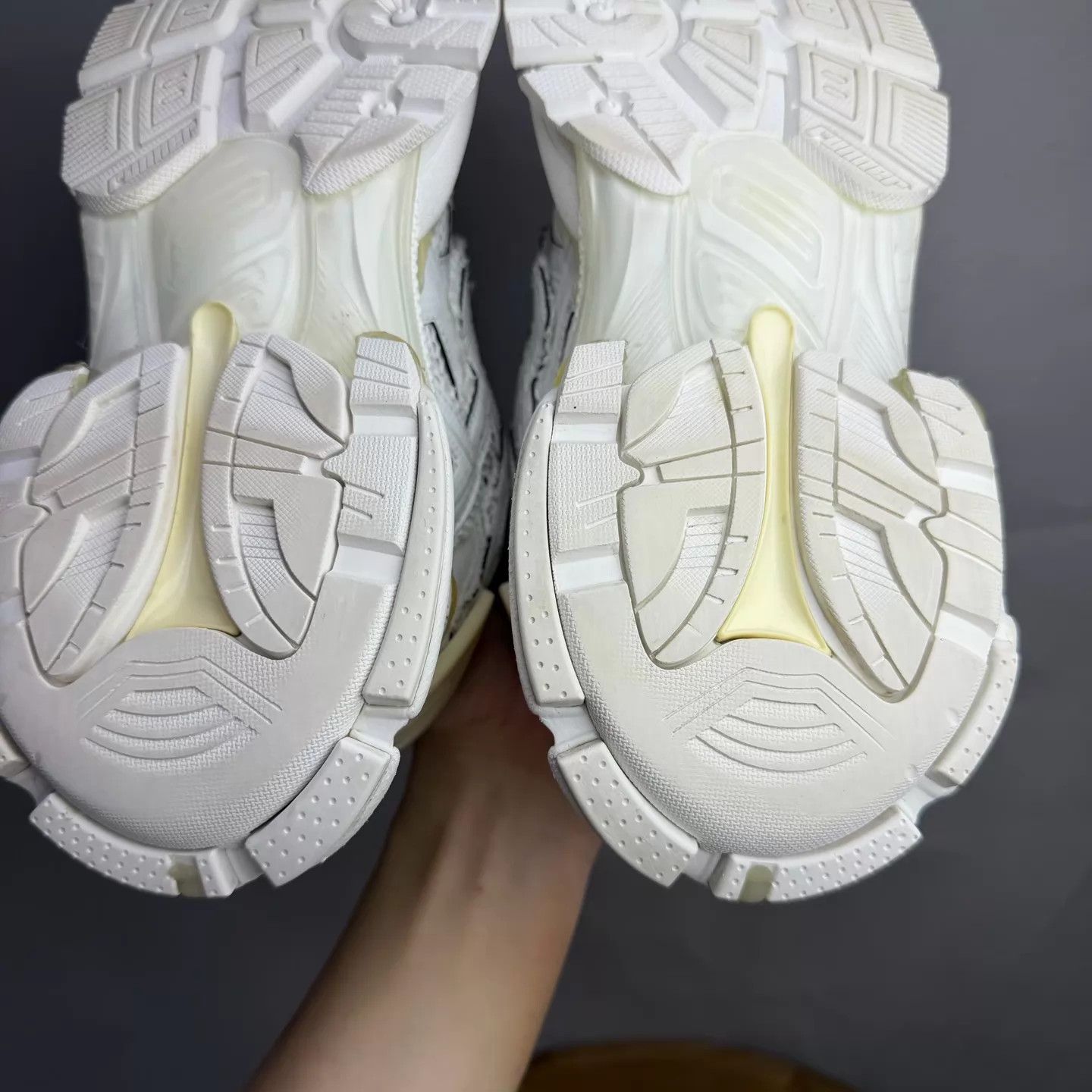 Balenciaga Balenciaga Runner White Distressed 38 98 New Size US 8 / IT 38 - 7 Thumbnail