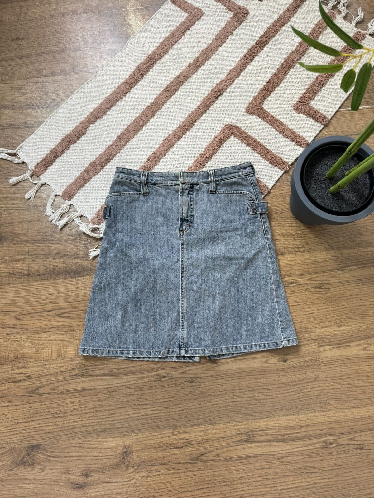 Dolce & Gabbana VINTAGE DOLCE&GABBANA WASHED DENIM MIDI SKIRT Size 26" / US 2 / IT 38 - 2 Thumbnail