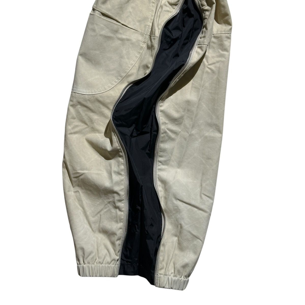 Off-White Distressed Zippered wide leg flare baggy cargo Size US 32 / EU 48 - 3 Thumbnail