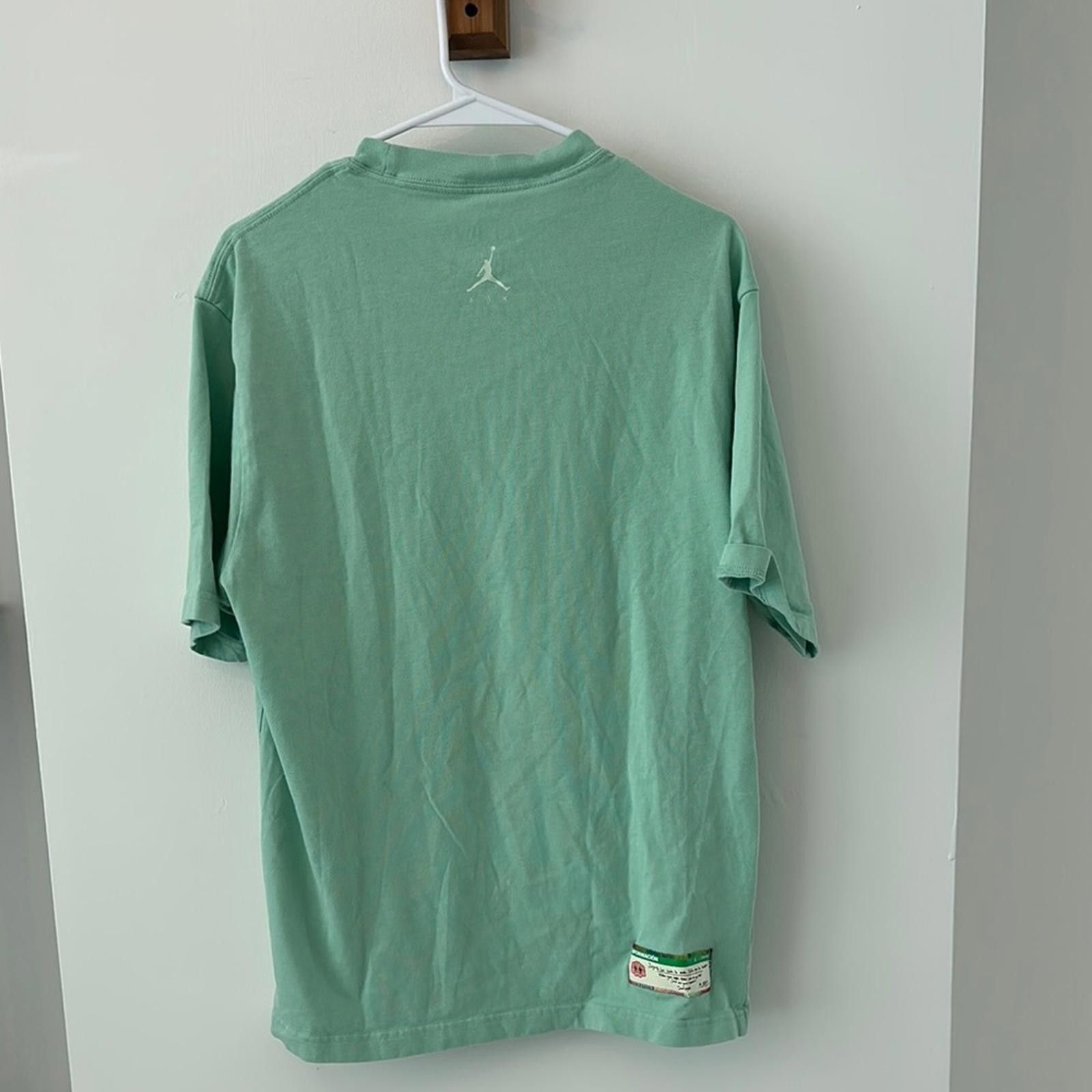 Jordan Brand Jordan Green Graphic Tee Size US M / EU 48-50 / 2 - 5 Thumbnail