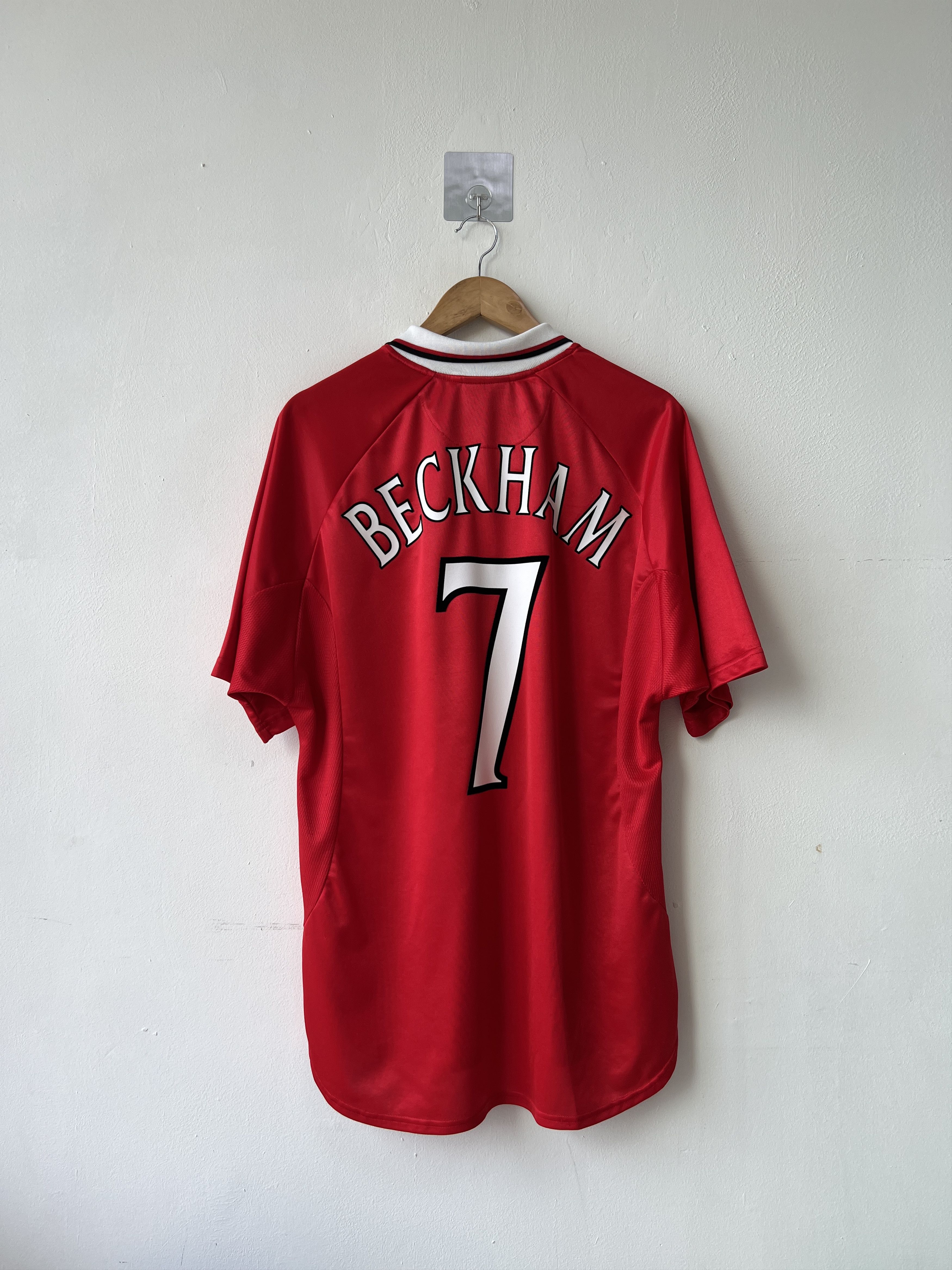 Umbro (L) Manchester United 1999-00 Home CL Winners Kit Beckham #7 Size US L / EU 52-54 / 3 - 1 Thumbnail