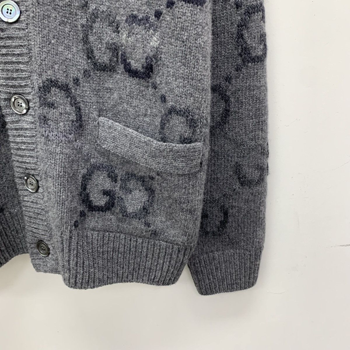 Gucci Gucci Gray Logo All Over Printed Wool Knit Cardigan Jacket Size XS / US 0-2 / IT 36-38 - 4 Thumbnail