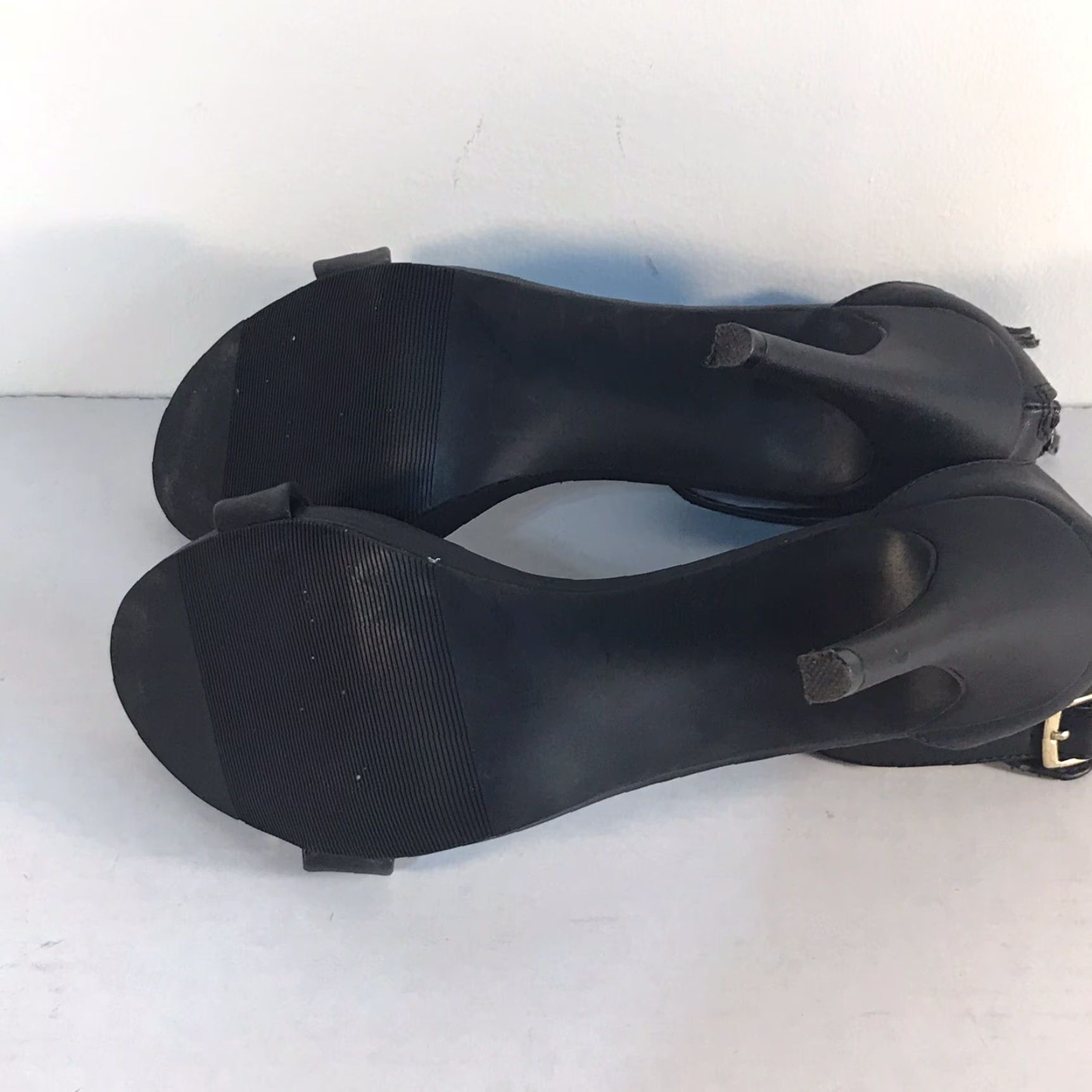 Vintage Candies Women’s Black Strappy Buckle 4in Stiletto Heel Size 8.5M Formal Fashion Size US 9 / IT 39 - 4 Thumbnail