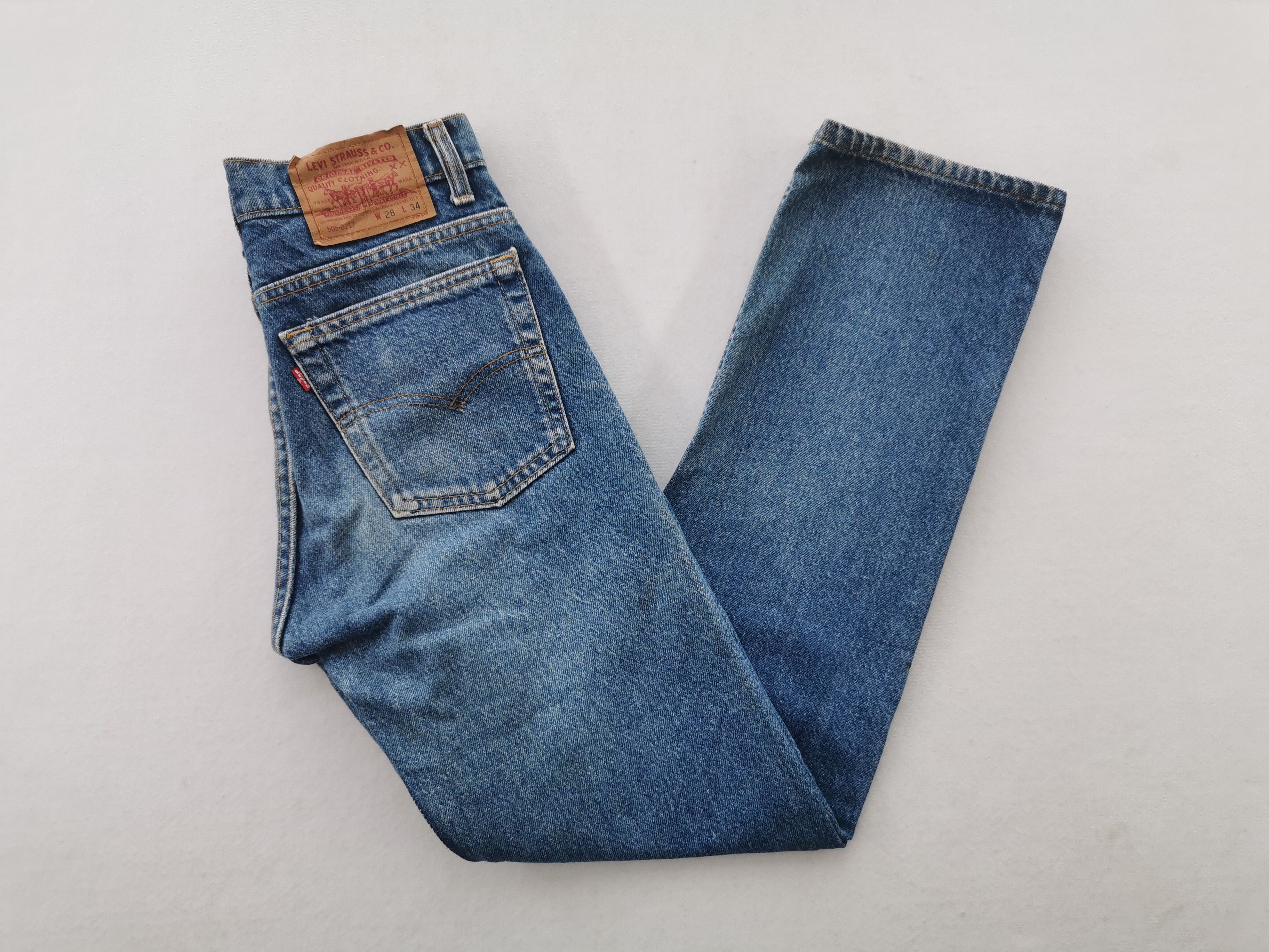 Levi's Distressed Levis Lot 505 Denim Made In USA Size 26/28x34 Size US 26 / EU 42 - 4 Thumbnail