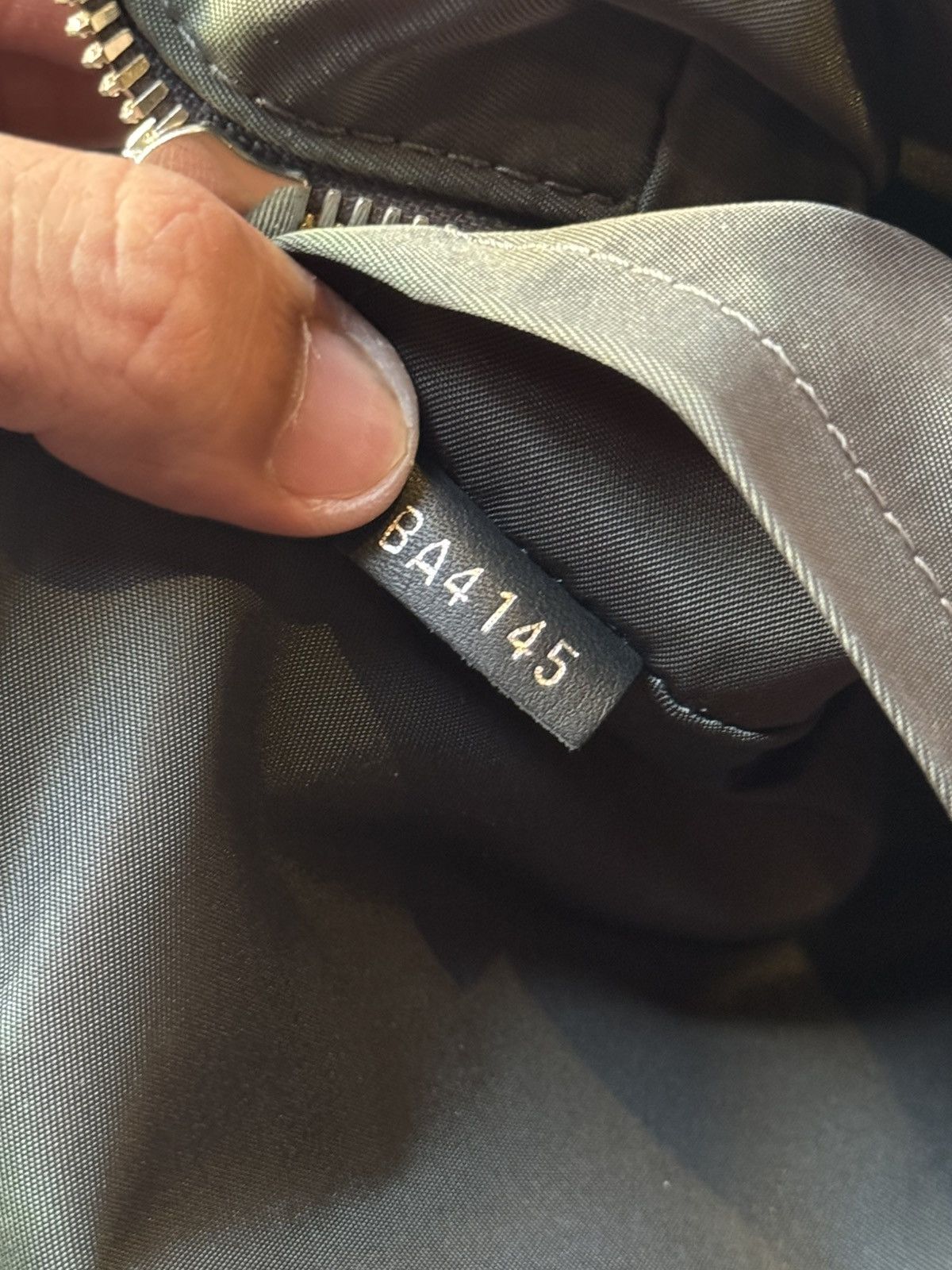 Louis Vuitton LOUIS VUITTON Grey Leather Fast V Line Crossbody Bumbag Bag Size ONE SIZE - 10 Thumbnail