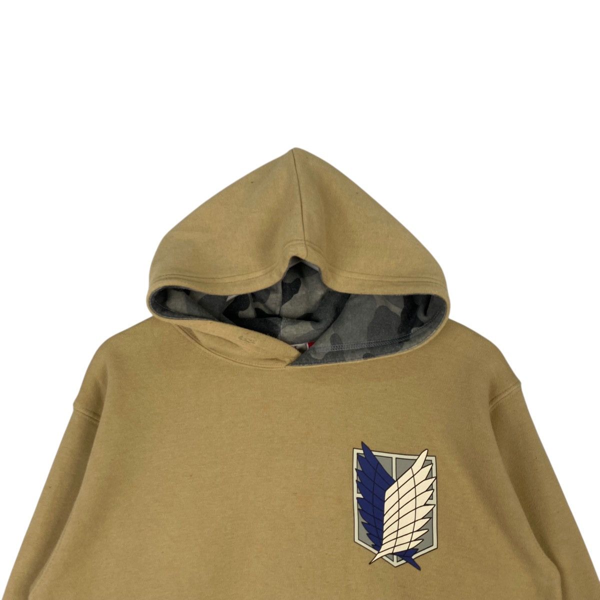 Designer × Vintage Vintage Attack On Titan Hoodie Sweater Beige Size US M / EU 48-50 / 2 - 4 Thumbnail