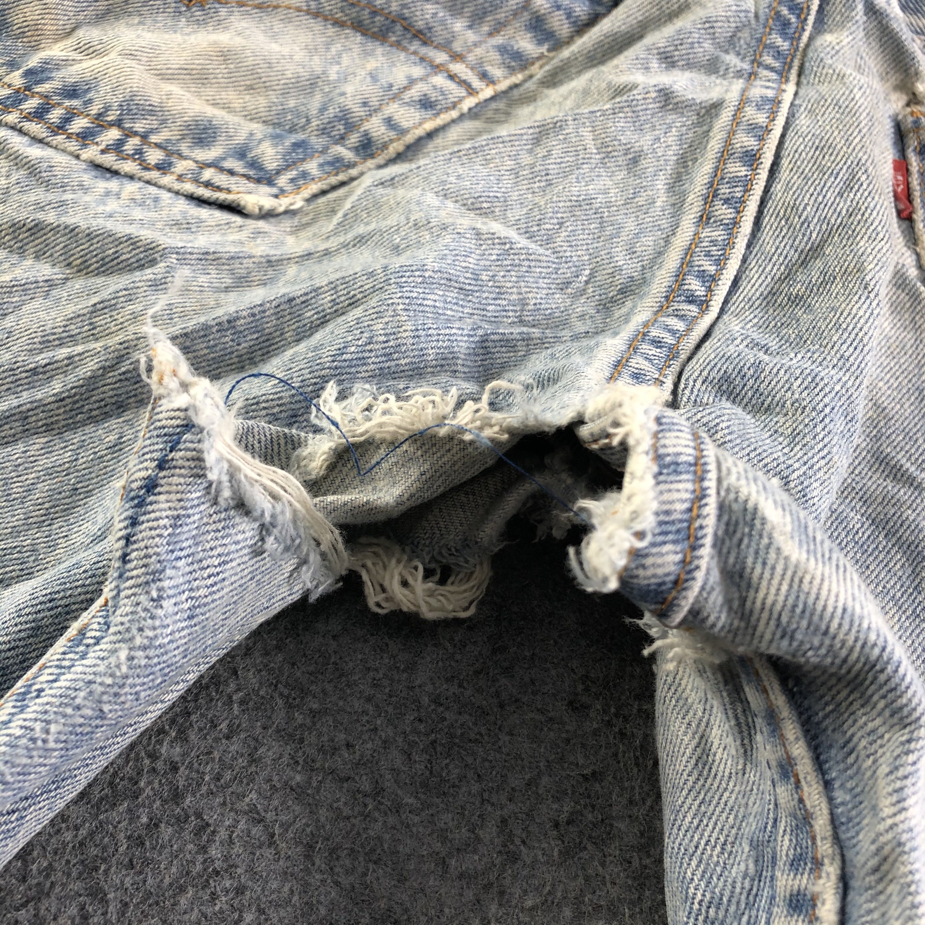 Levi's 90s Vintage Light Wash Levis 501 Jeans-J3875 Size US 31 - 8 Thumbnail