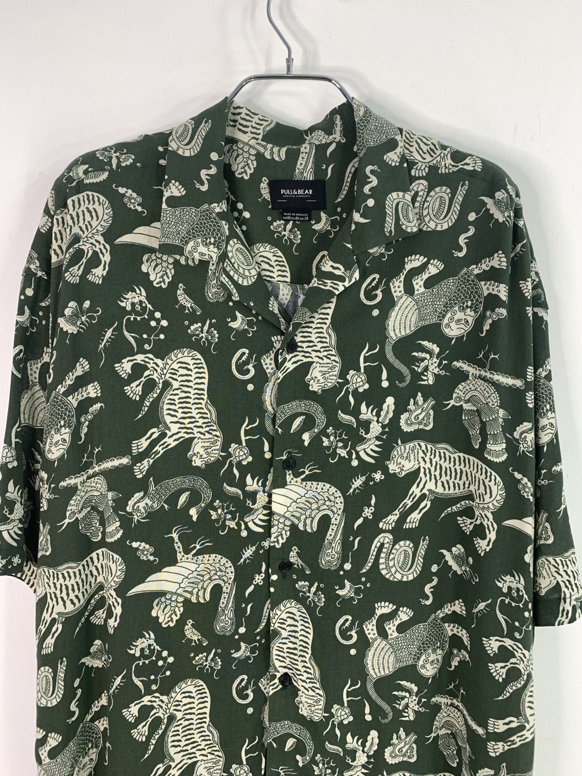 Designer × Pull & Bear Pull & Bear Animal Print Viscous se T-Shirt M/L Size Size US M / EU 48-50 / 2 - 5 Thumbnail