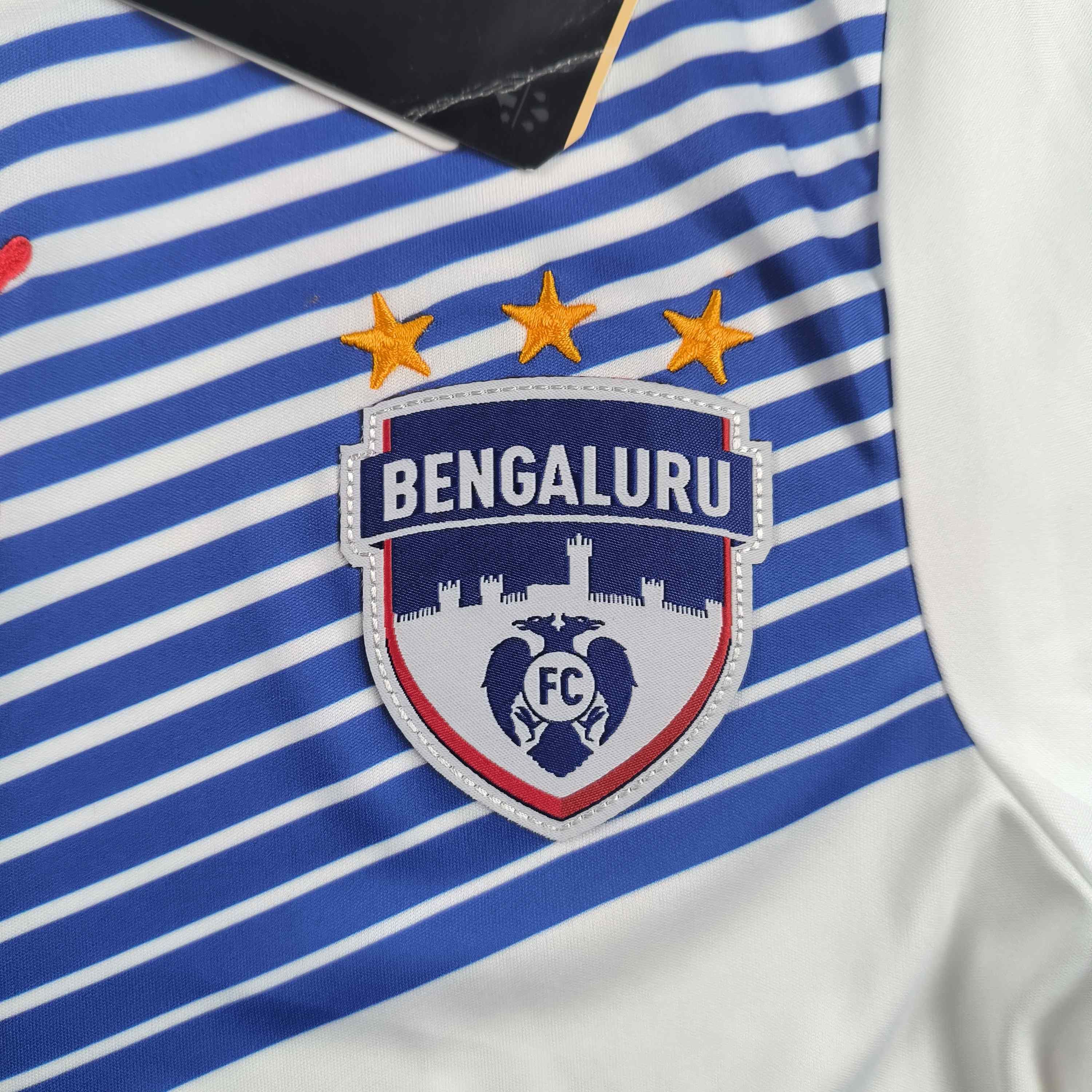 Puma NEW Bengaluru 2021-22 Puma away (BNWT) football jersey XS Size US XS / EU 42 / 0 - 4 Thumbnail