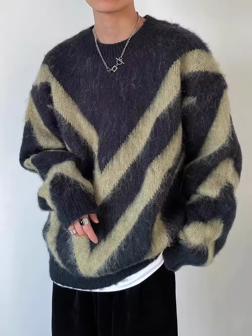 Japanese Brand Striped Knitted Streetwear Men’s Sweater Size US XL / EU 56 / 4 - 1 Thumbnail
