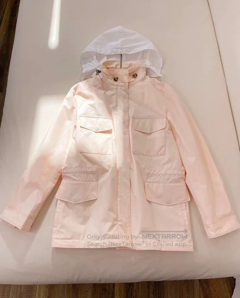 Loro Piana Lady's trench coat in pink removable hood