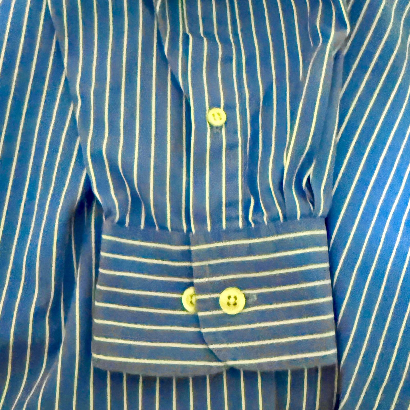 Roundtree & Yorke Roundtree& Yorke men’s size L blue & white cotton shirt. Size US L / EU 52-54 / 3 - 5 Thumbnail