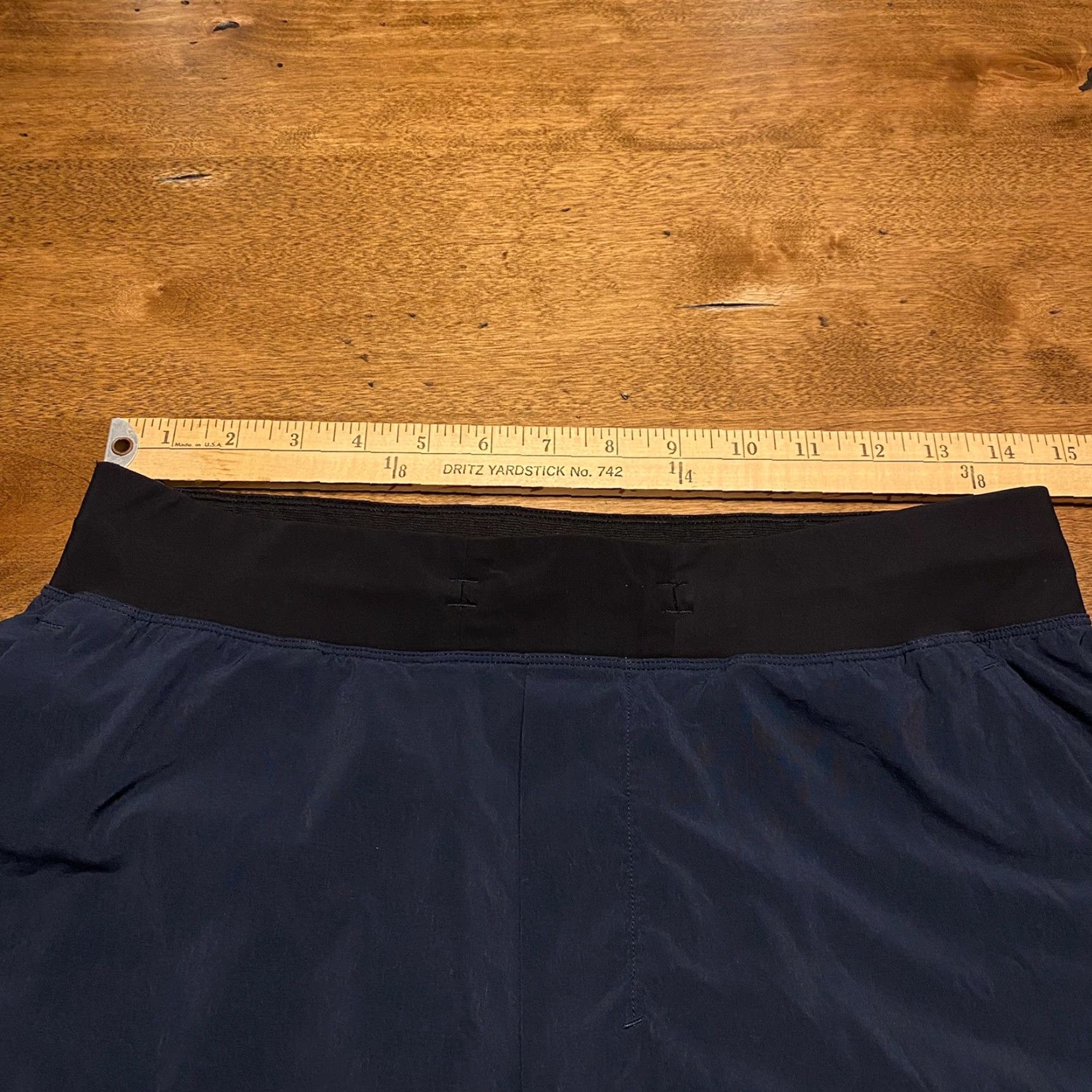 Lululemon VINTAGE Lululemon Shorts Mens M Navy Blue Leg Spellout 9” Inseam Workout Size US 31 - 4 Thumbnail