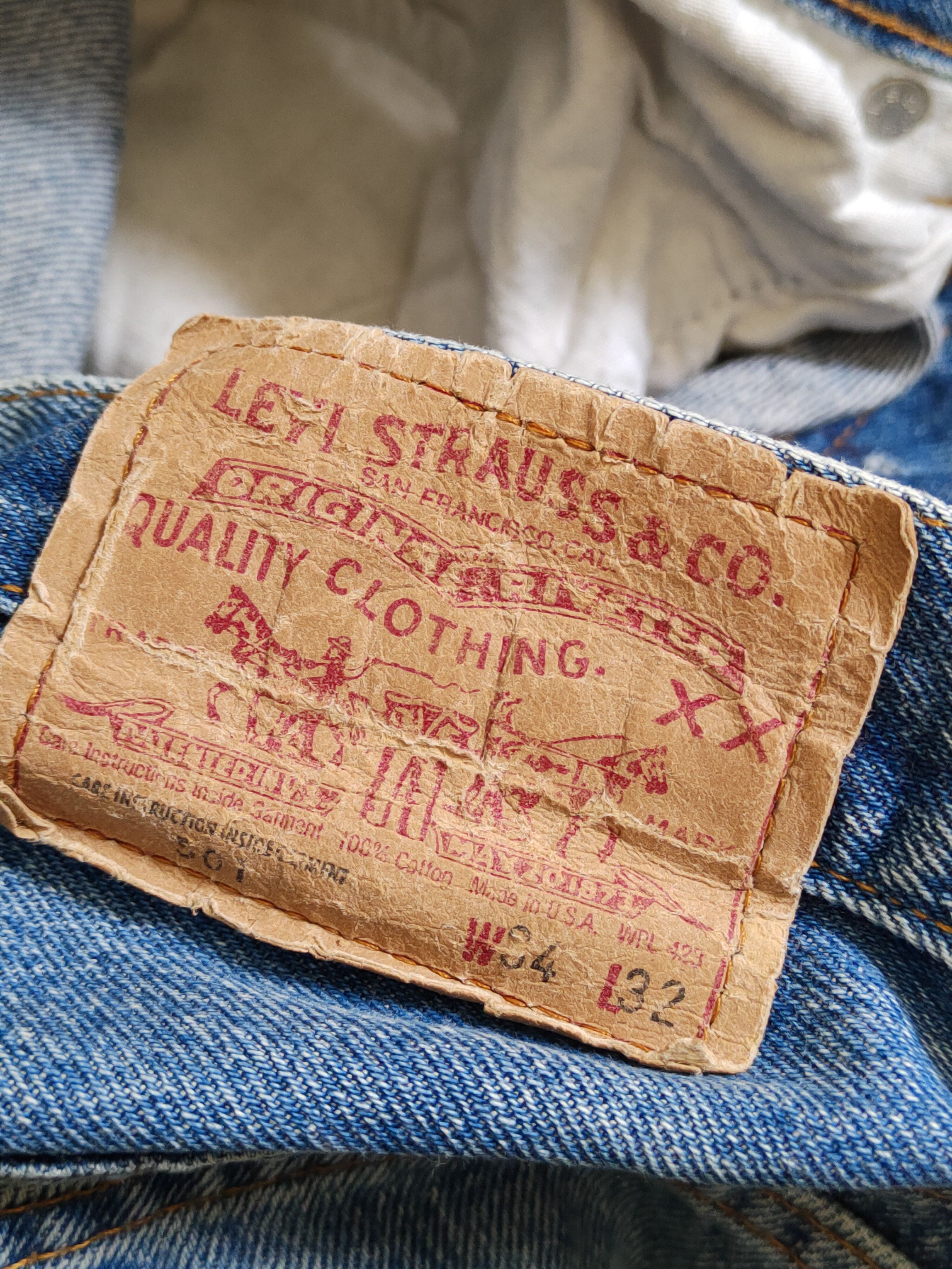 Levi's 80' vintage 501 Levi's Blue Distressed Ripped Jeans #S2743 Size US 33 - 14 Thumbnail