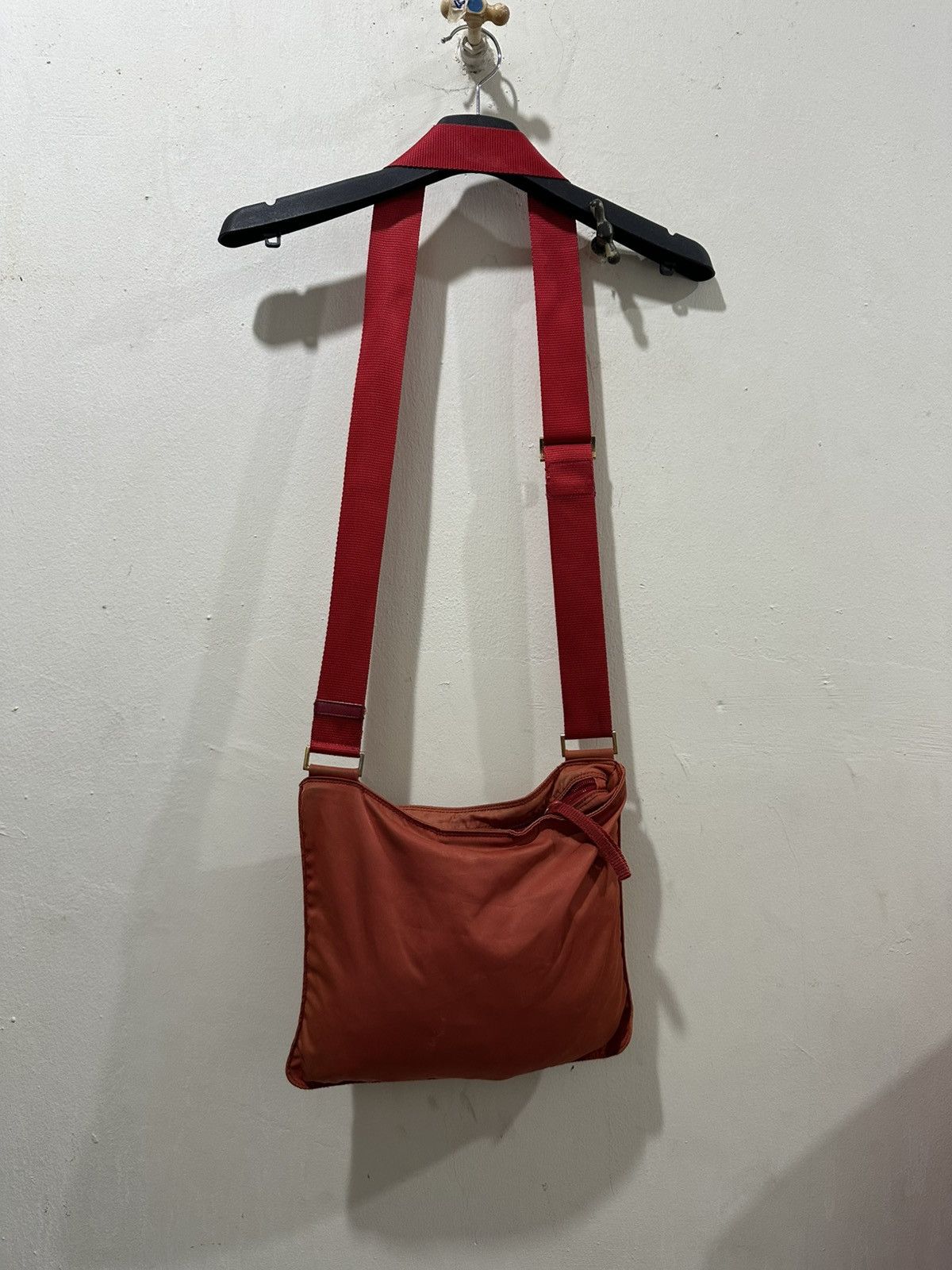 Prada VTG Prada Nylon Crossbody Bag Size ONE SIZE - 6 Thumbnail