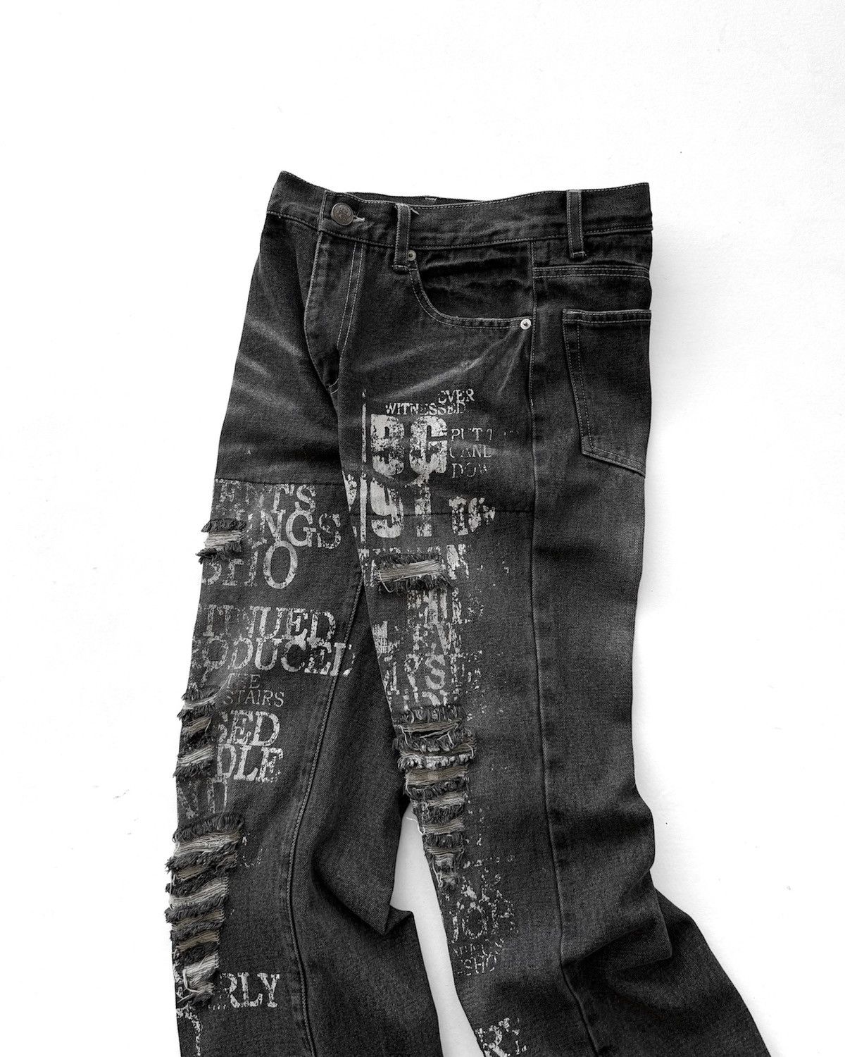 BERNINGS SHO BERNINGS-SHO DISTRESSED FLARE JEANS Size US 29 - 2 Thumbnail