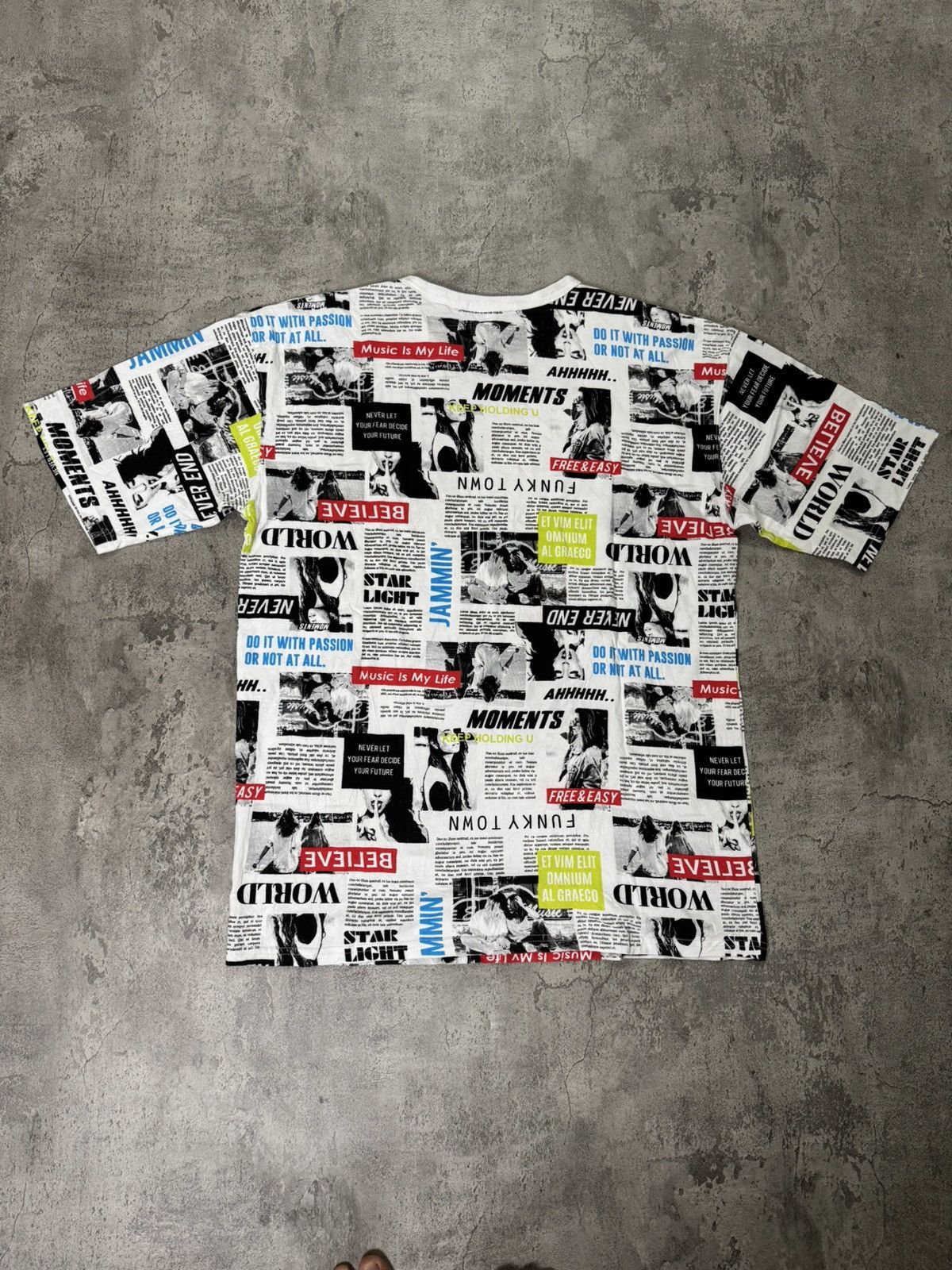 Japanese Brand THUNDER STORM NEWSPAPER HEADLINES GRAPHIC T-SHIRT Size US XL / EU 56 / 4 - 3 Thumbnail