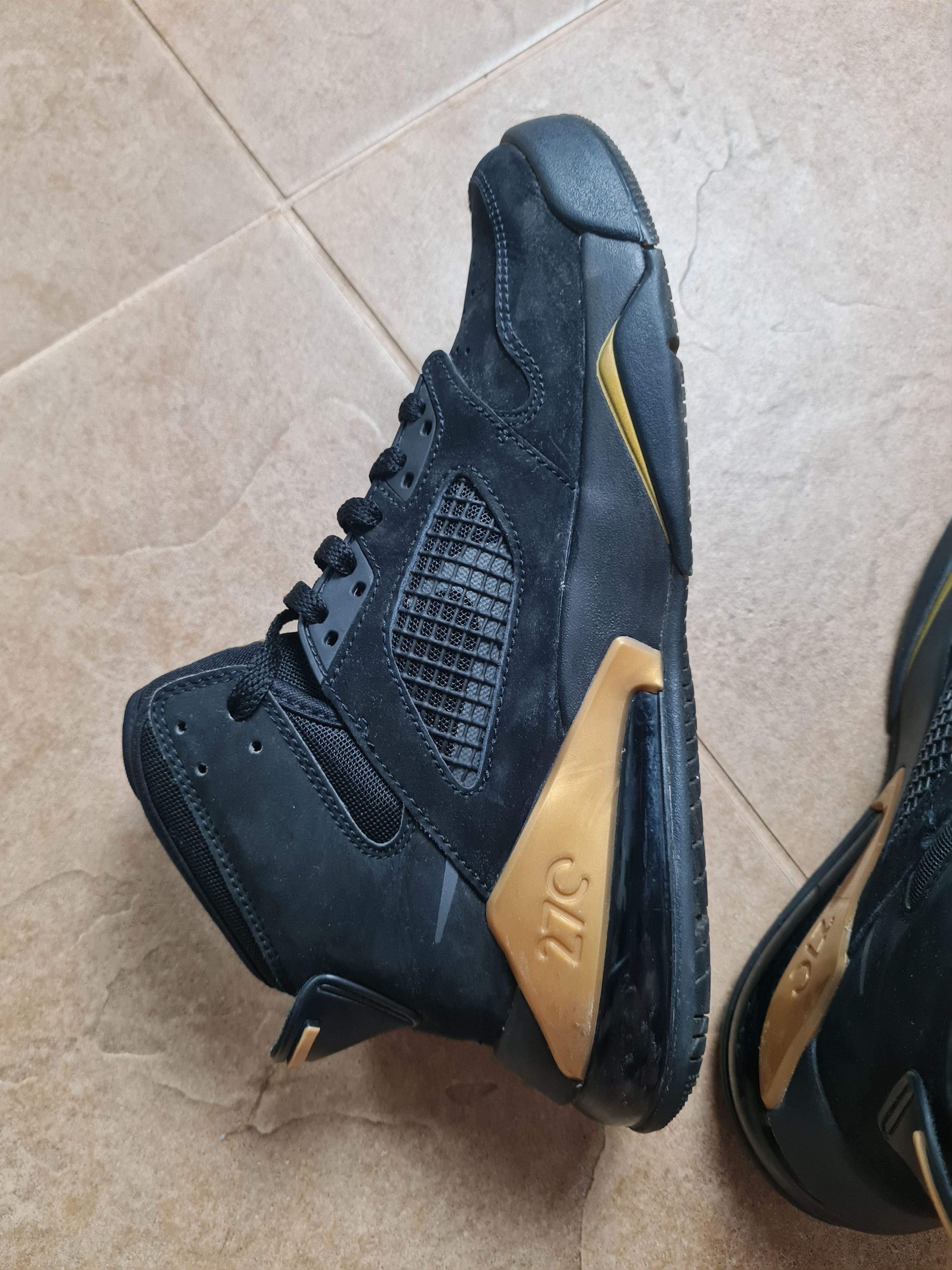 Nike Nike Air Jordan Mars 270 Mens Black/Gold CD7070-007 SZ US7 Size US 7 / EU 40 - 5 Thumbnail