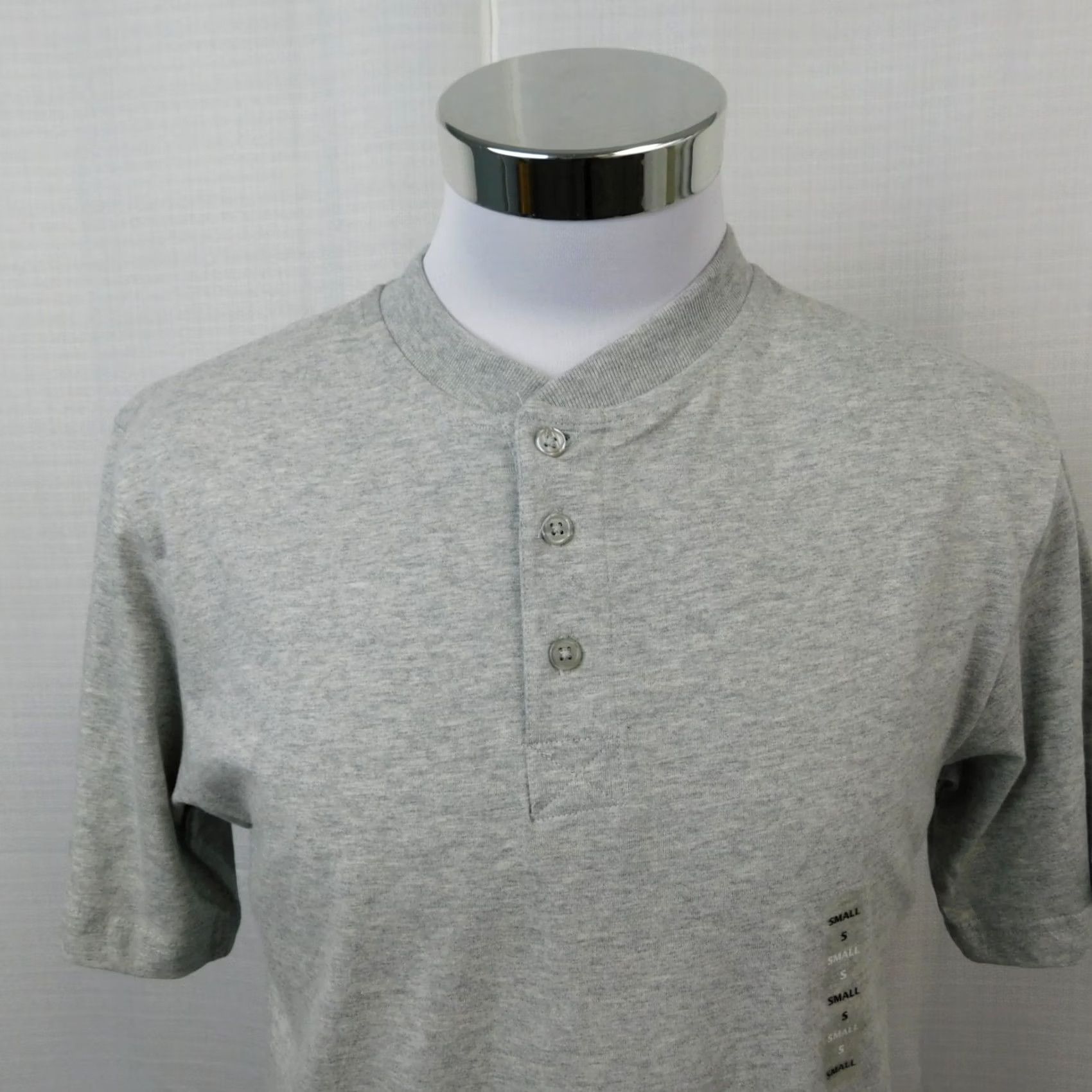 Basic Editions Basic Editions Men's Short Sleeve Knit Henley Top - Gray, Small, 90s, Classic T-Shirt, Cotton, Knit, Machine Washable, VINTAGE? Size US S / EU 44-46 / 1 - 3 Thumbnail