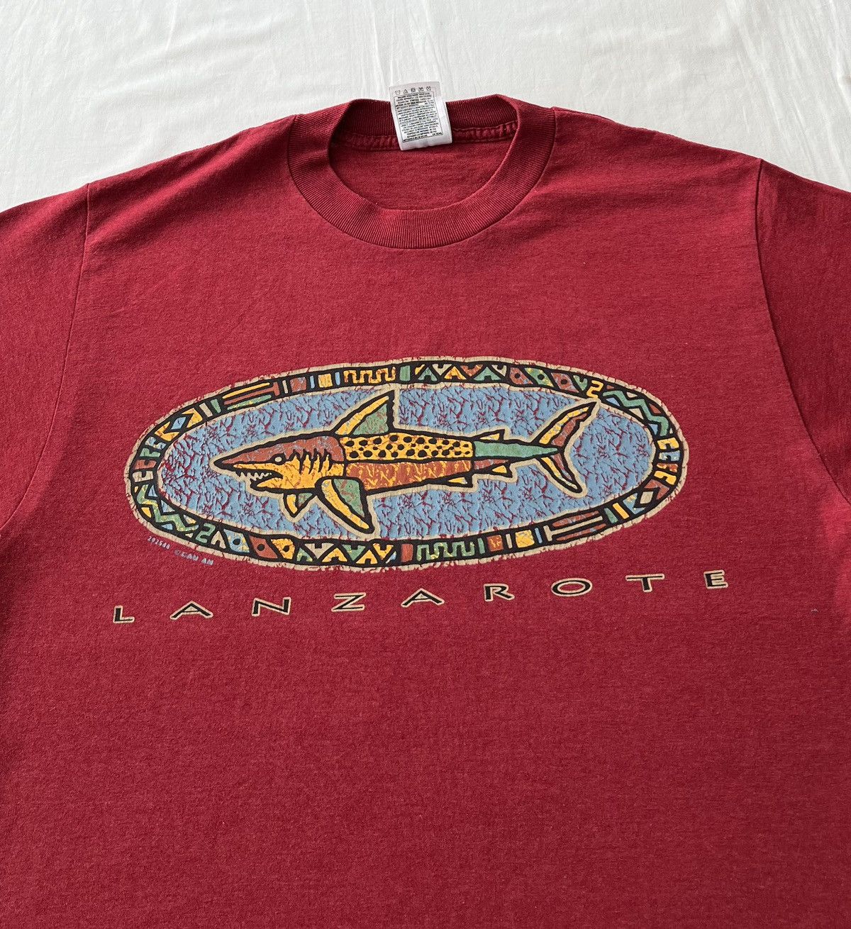Vintage Vintage 90s Lanzarote Spain Island Shark Ocean T-shirt Size US M / EU 48-50 / 2 - 3 Thumbnail
