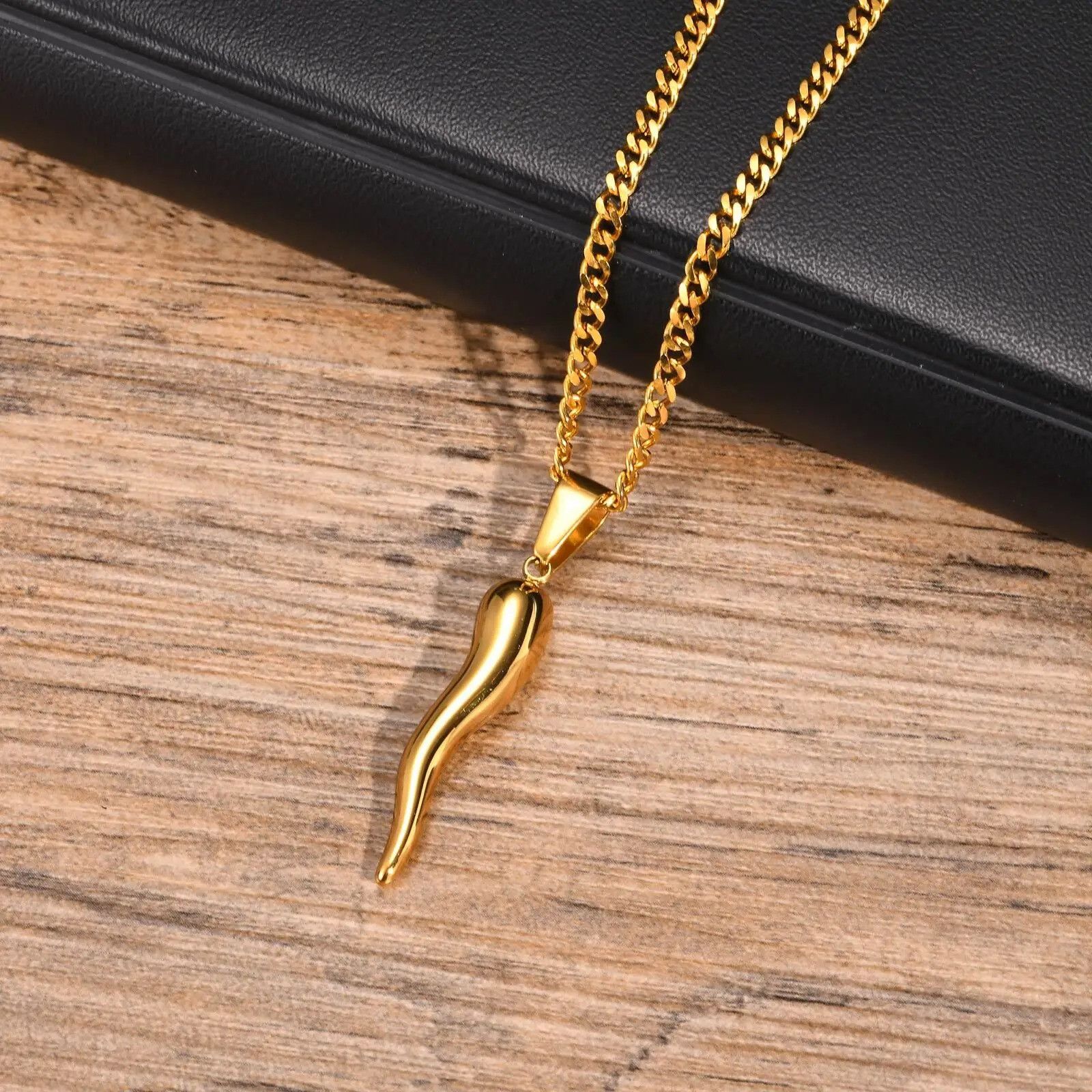 Vintage Small Retro Horn Necklace Size ONE SIZE - 2 Thumbnail