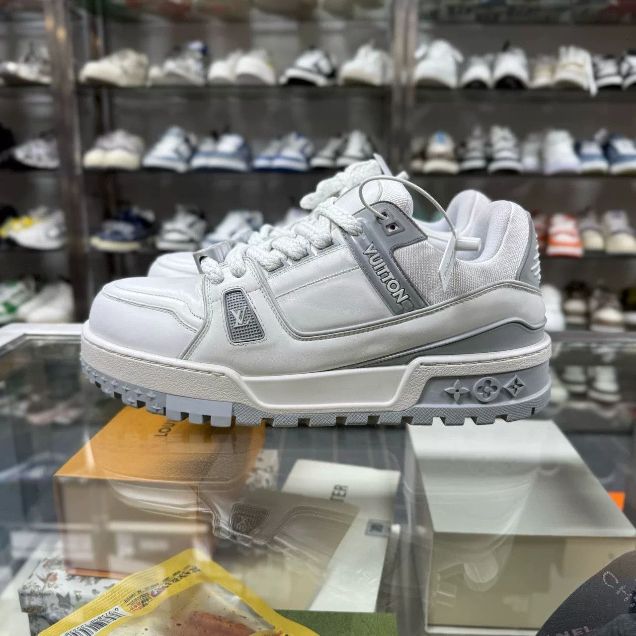Louis Vuitton Louis Vuitton LV Trainer Maxi Size US 11.5 / EU 44-45 - 3 Thumbnail