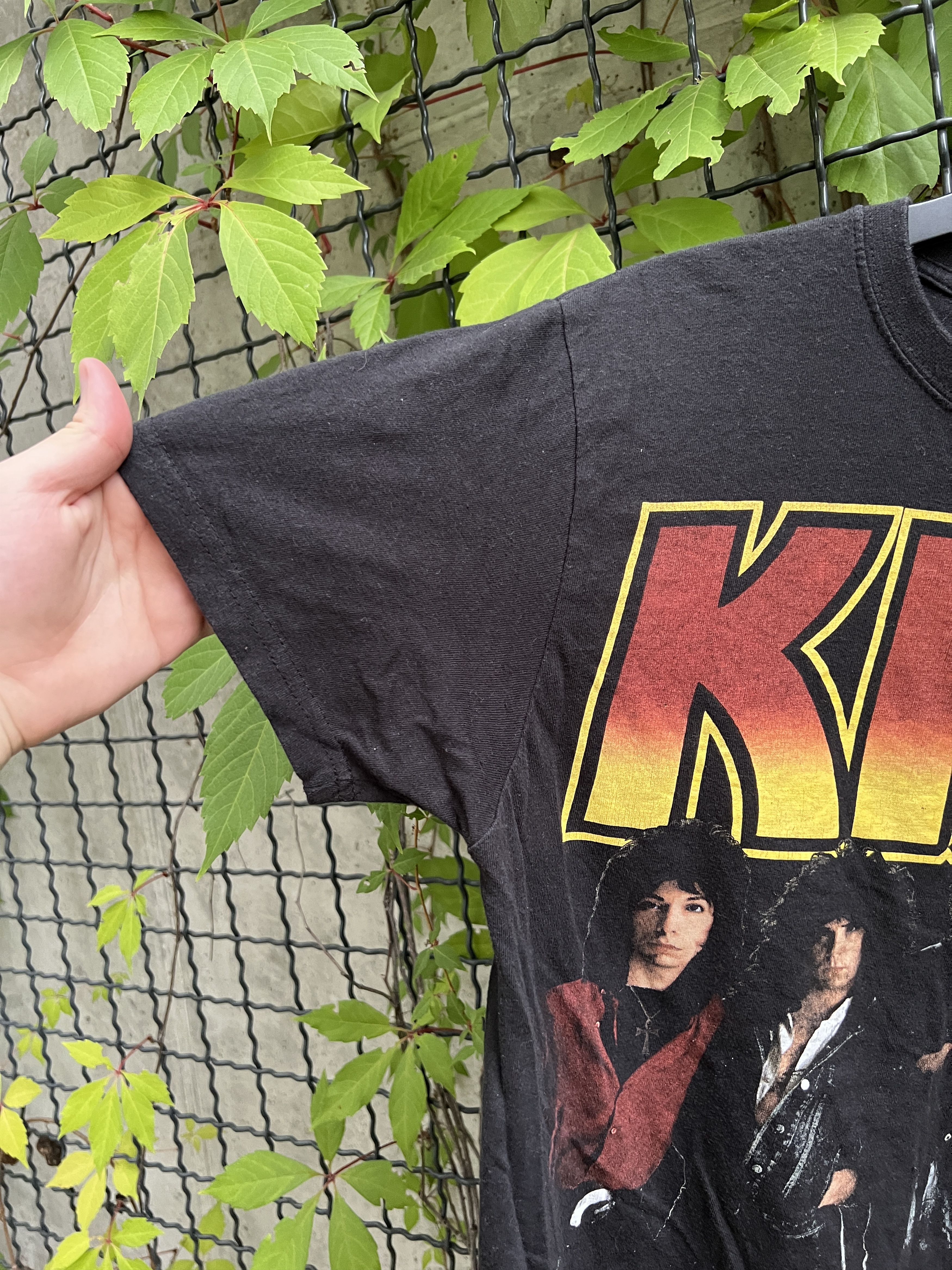 Band Tees Vintage 90s Kiss Rock Band Tour 83-84 T-shirt Size US M / EU 48-50 / 2 - 4 Thumbnail