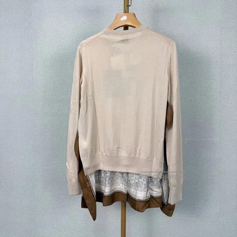 Burberry Burberry Women's Nude Wool Cardigan. Size M / US 6-8 / IT 42-44 - 2 Thumbnail