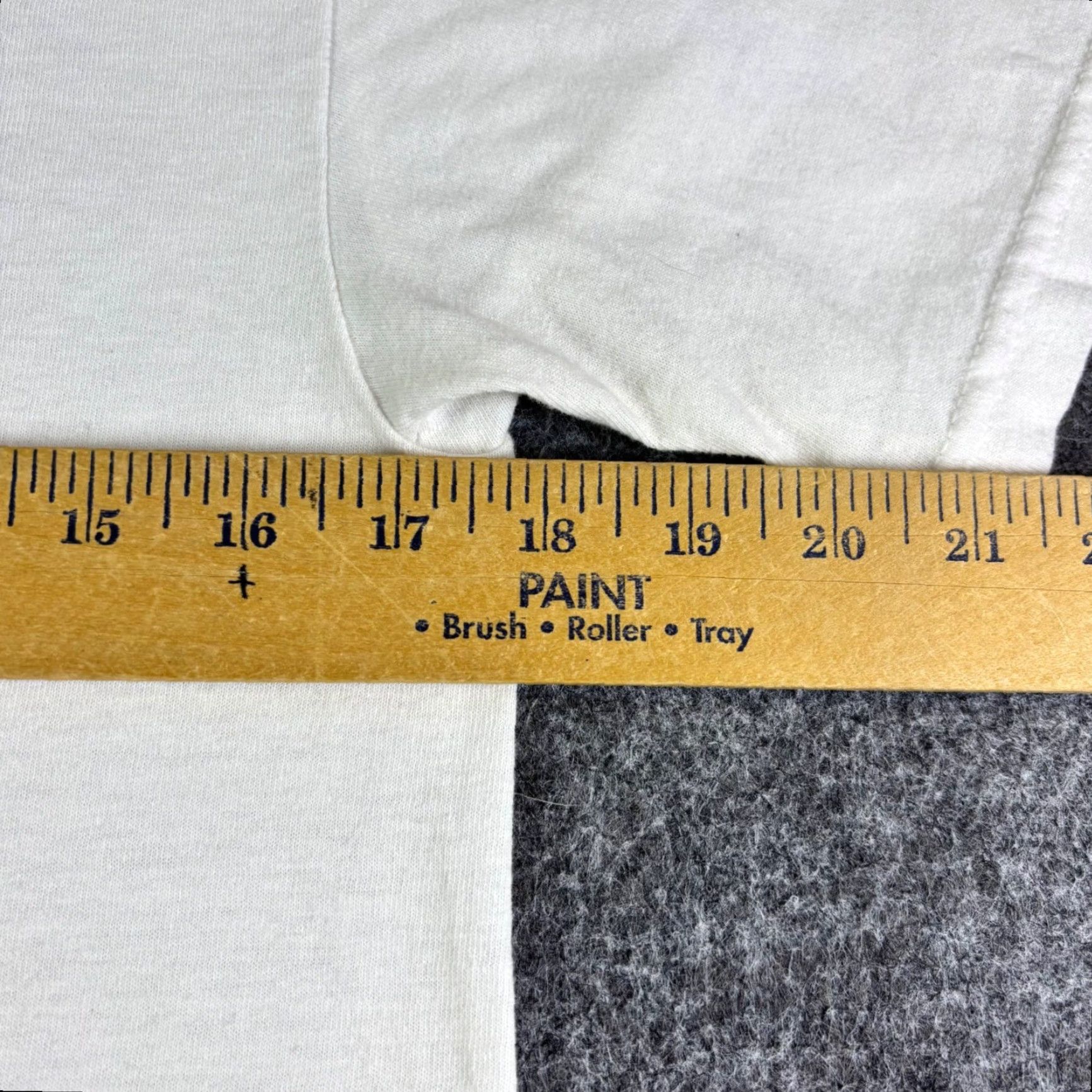 Gildan VINTAGE Bugs Bunny Daffy Duck Sylvester Tweety Tasmanian Devil Graphic T Shirt Gildan Ultra Cotton Short Sleeve Mens Size Small White 90s Size US S / EU 44-46 / 1 - 3 Thumbnail
