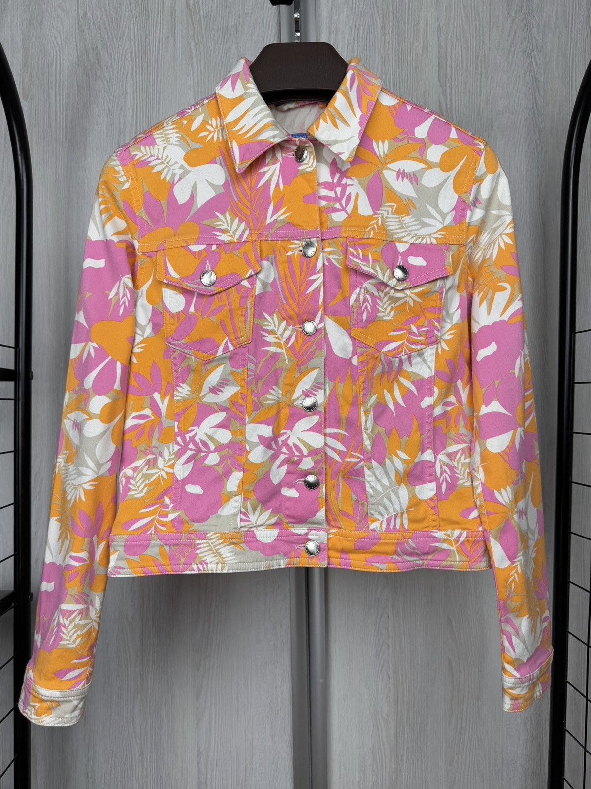 Escada Sport Escada Sport Trucker Jacket Floral Flower Button Down sz 36 Size S / US 4 / IT 40 - 2 Thumbnail
