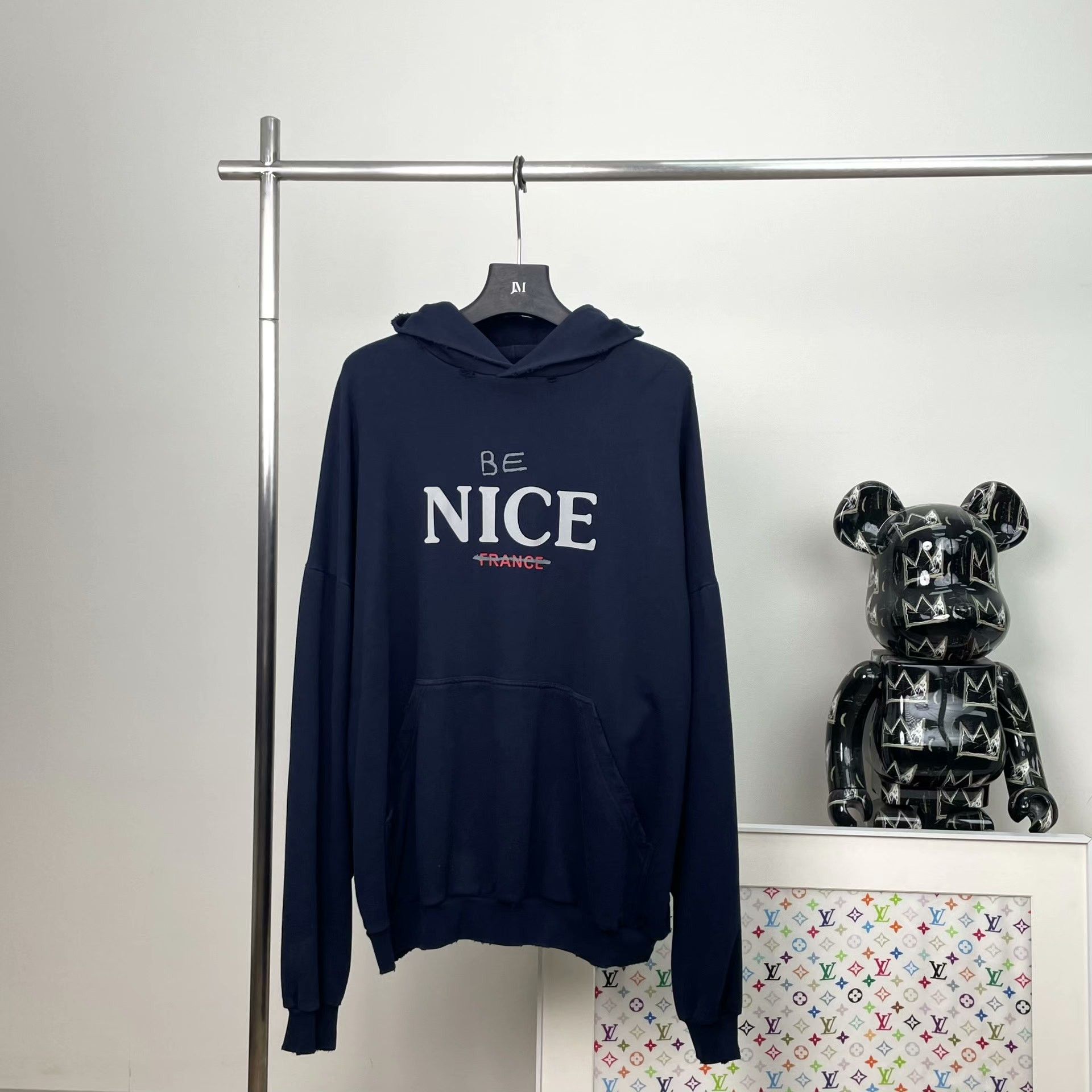 Balenciaga Balenciaga Printed Oversized Hoodie xxs Men Size US XXS / EU 40 - 1 Thumbnail