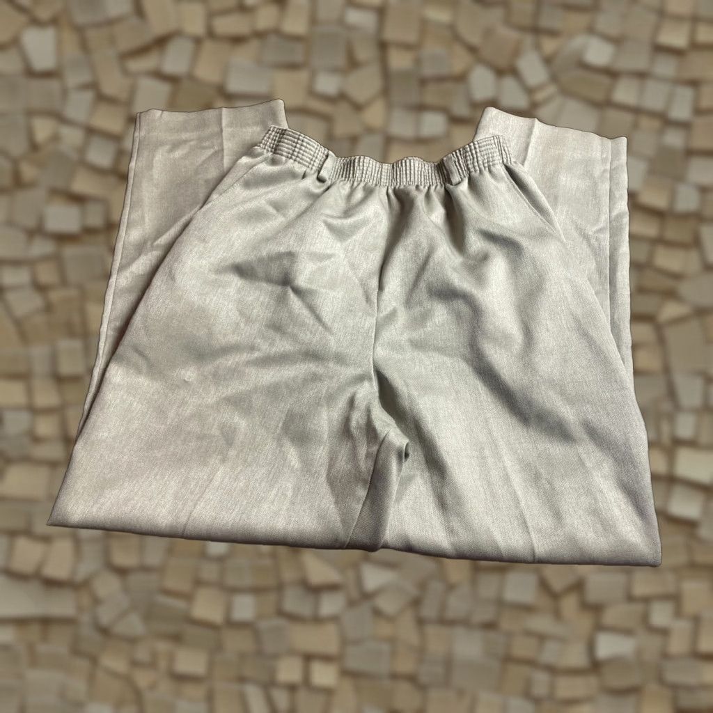 Vintage **TanJay Women's Size 10 Greenish Tan Pleated Pull-On Pants** User: **Greenish Tan TanJay Women's Size 10 Pull-On Pants** Size 26" / US 2 / IT 38 - 1 Thumbnail