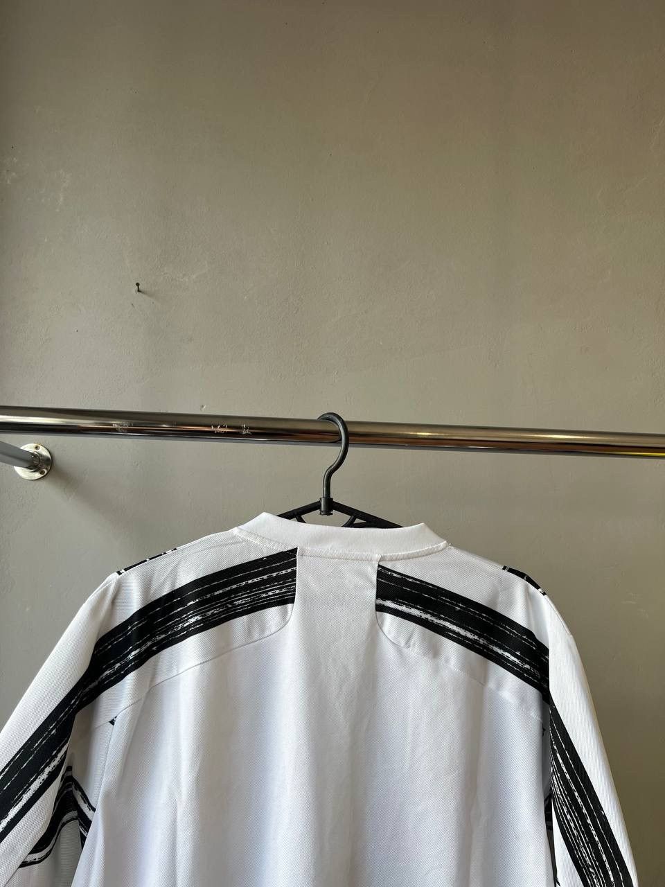 Adidas 2020/21 JUVENTUS FC HOME SOCCER FOOTBALL JERSEY ADIDAS L Size US L / EU 52-54 / 3 - 12 Thumbnail