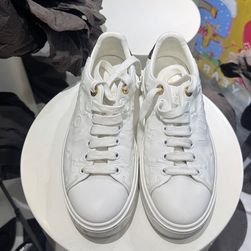 Louis Vuitton Louis Vuitton White Leather Low-Top Sneakers - Size US 8 / IT 38 - 2 Thumbnail