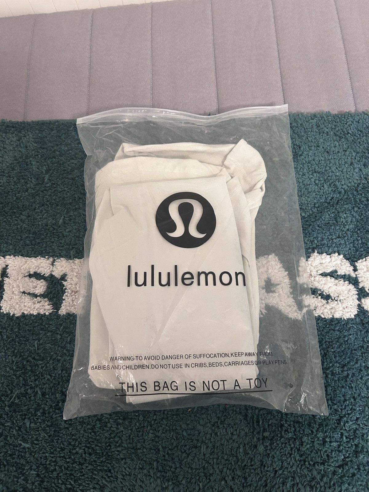Lululemon White lululemon suit Size S / US 4 / IT 40 - 1 Thumbnail