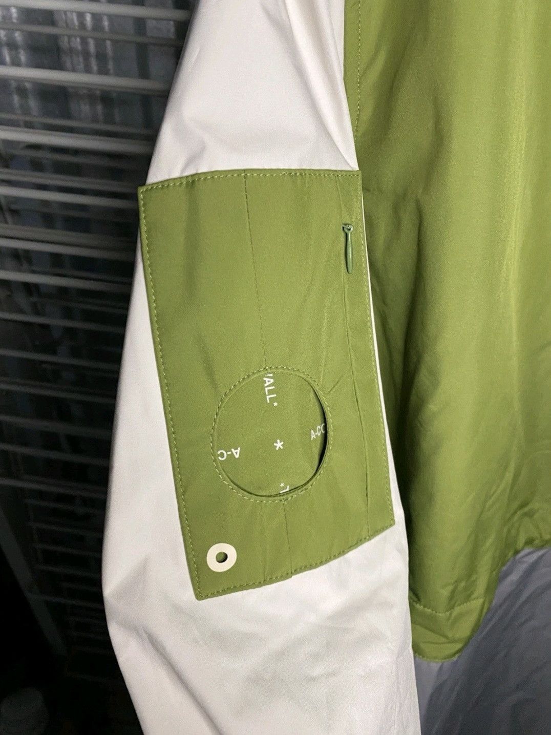 A-COLD-WALL* A-Cold-Wall Tech Shell Jacket White Olive Grey Size Large Size US L / EU 52-54 / 3 - 5 Thumbnail