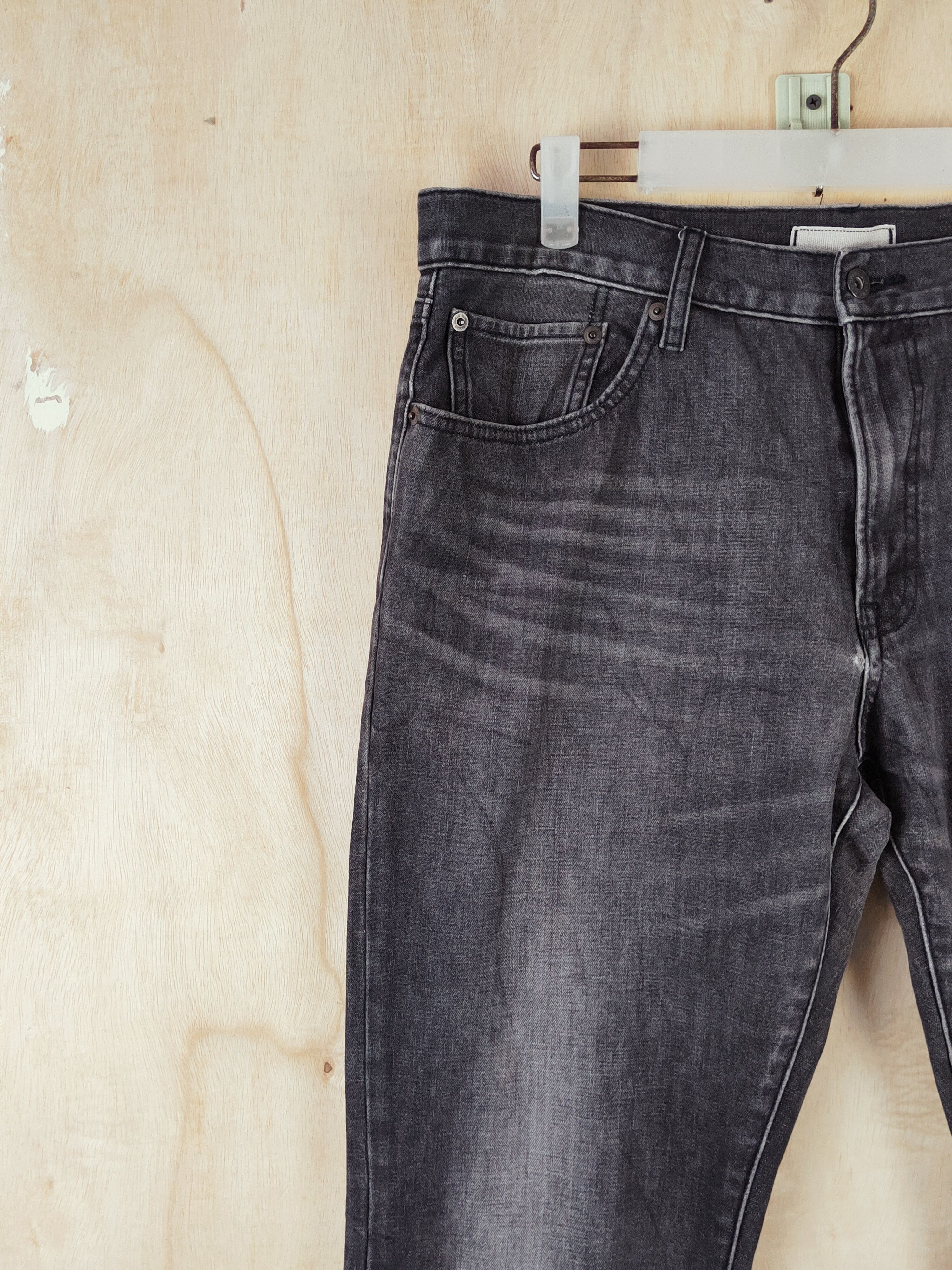 Japanese Brand Uniqlo Black Faded Faded Distressed Ripped Jeans #S2647 Size US 35 - 3 Thumbnail
