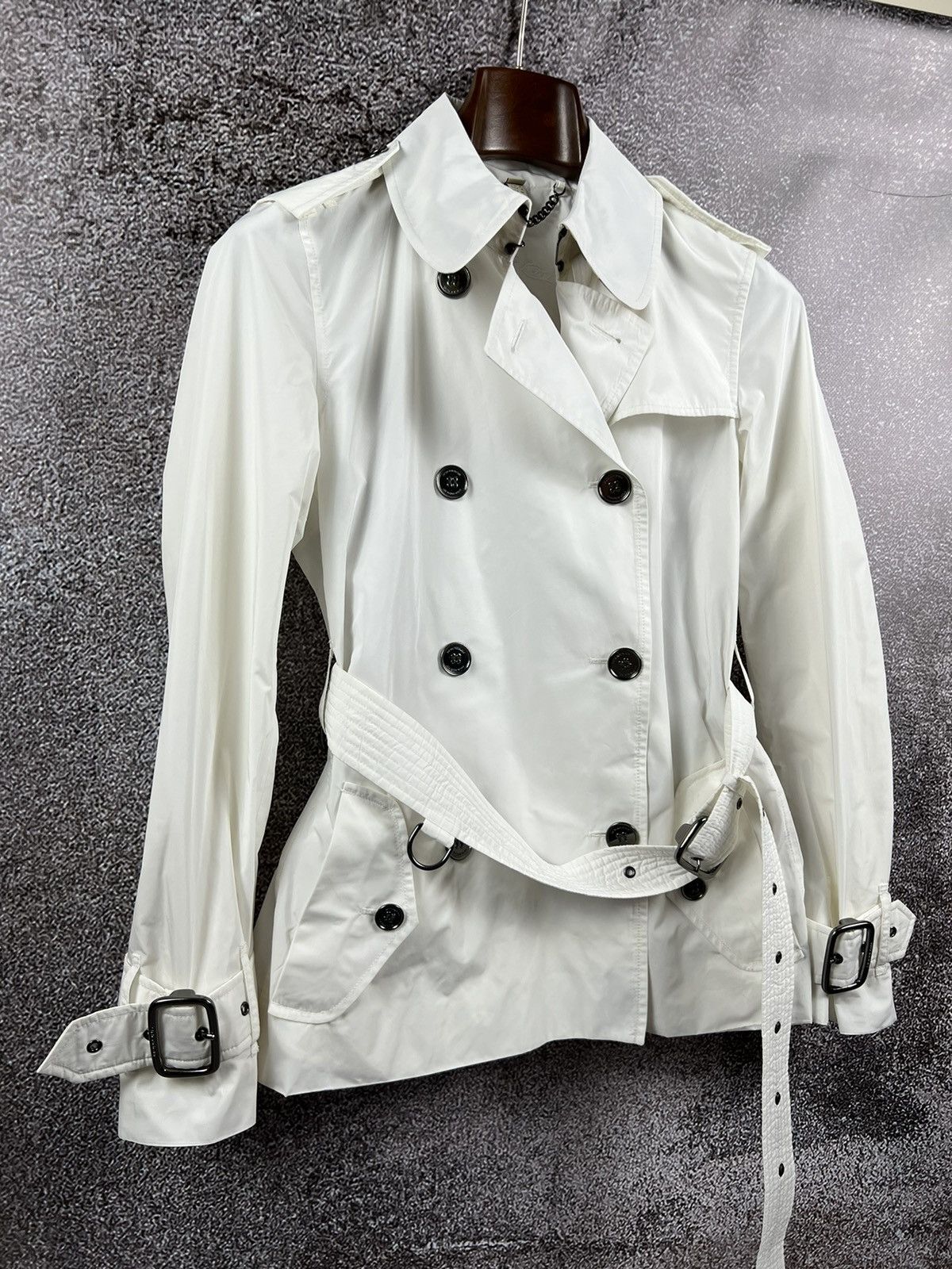 Burberry × Designer Burberry London women’s short Trench Coat double breasted Size XS / US 0-2 / IT 36-38 - 4 Thumbnail