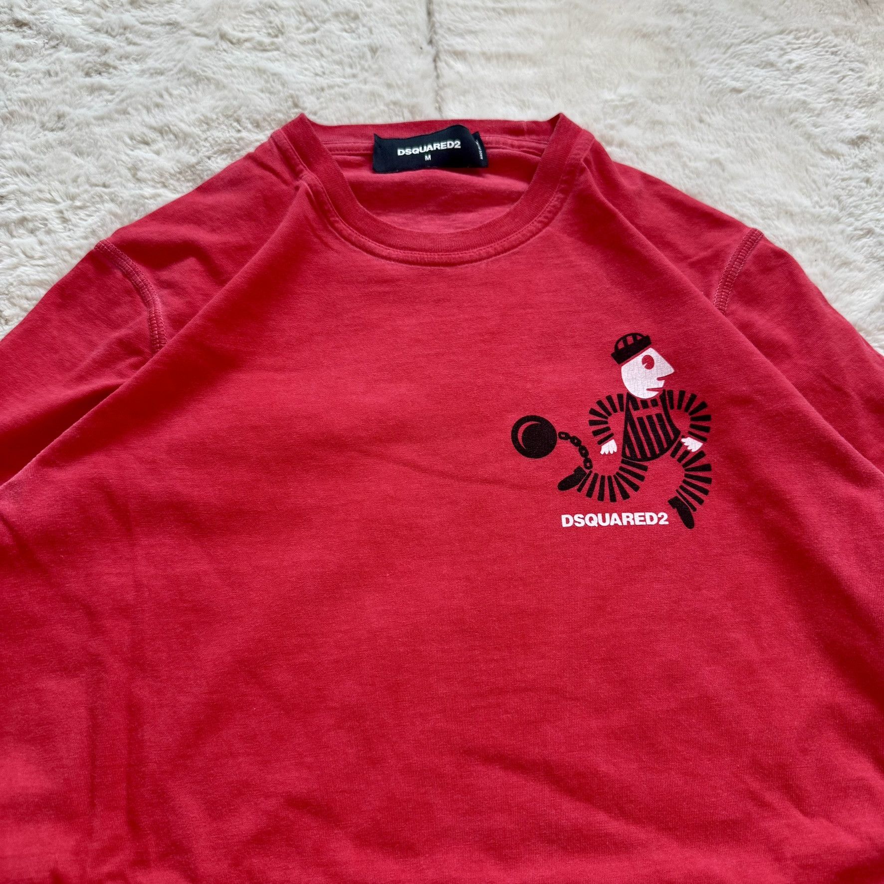 Dsquared2 Dsquared2 Red Graphic Logo Tee – Size M Size US M / EU 48-50 / 2 - 3 Thumbnail
