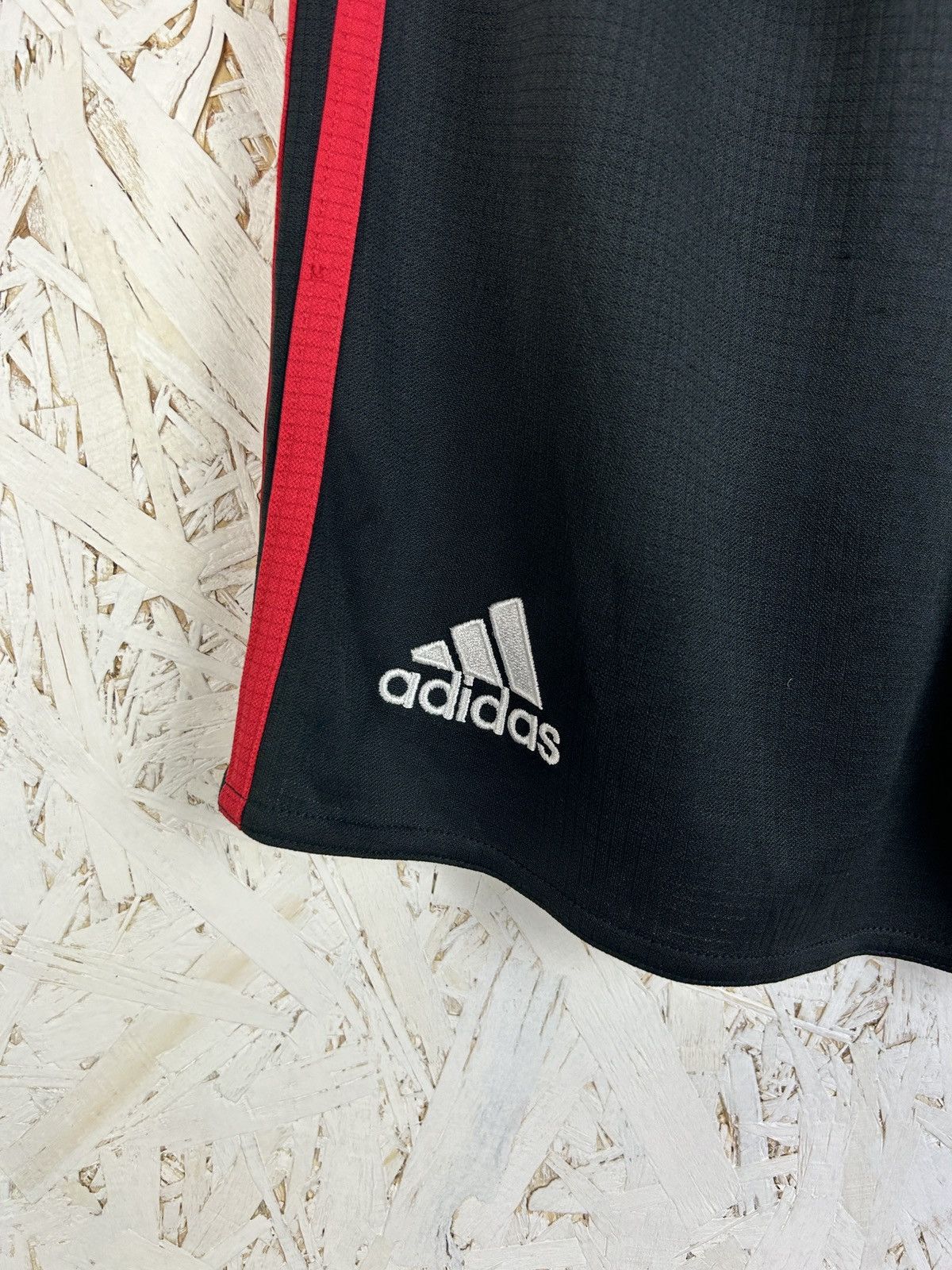 Adidas 00s Adidas Ajax Amsterdam 2006/07 Away Kit Soccer Shorts 30 Size US 30 / EU 46 - 2 Thumbnail