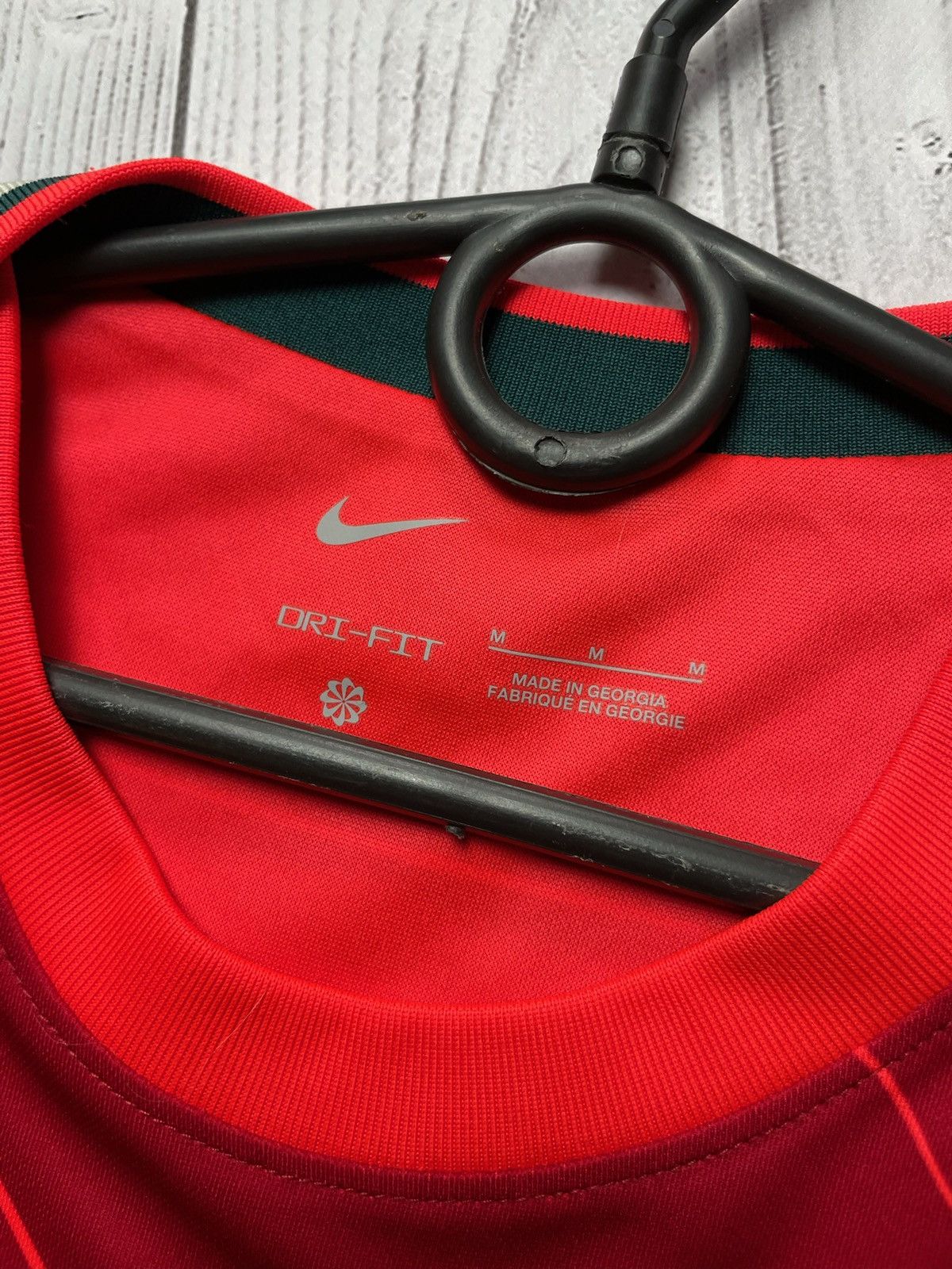 Nike Nike Liverpool soccer jersey size M red Size US M / EU 48-50 / 2 - 3 Thumbnail