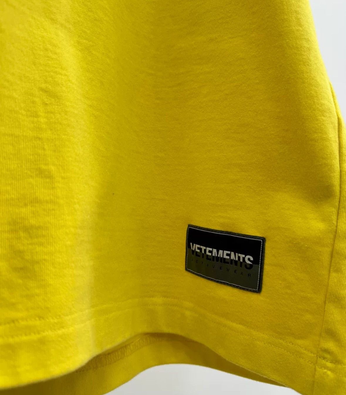 Vetements Vetements Yellow Foam Logo Short Sleeve2412-Nextarrow Size US L / EU 52-54 / 3 - 4 Thumbnail