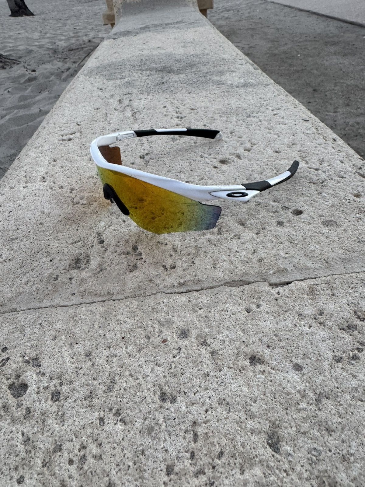 Oakley OAKLEY SUNGLASSES LIKE NEW WHITE Size ONE SIZE - 4 Thumbnail