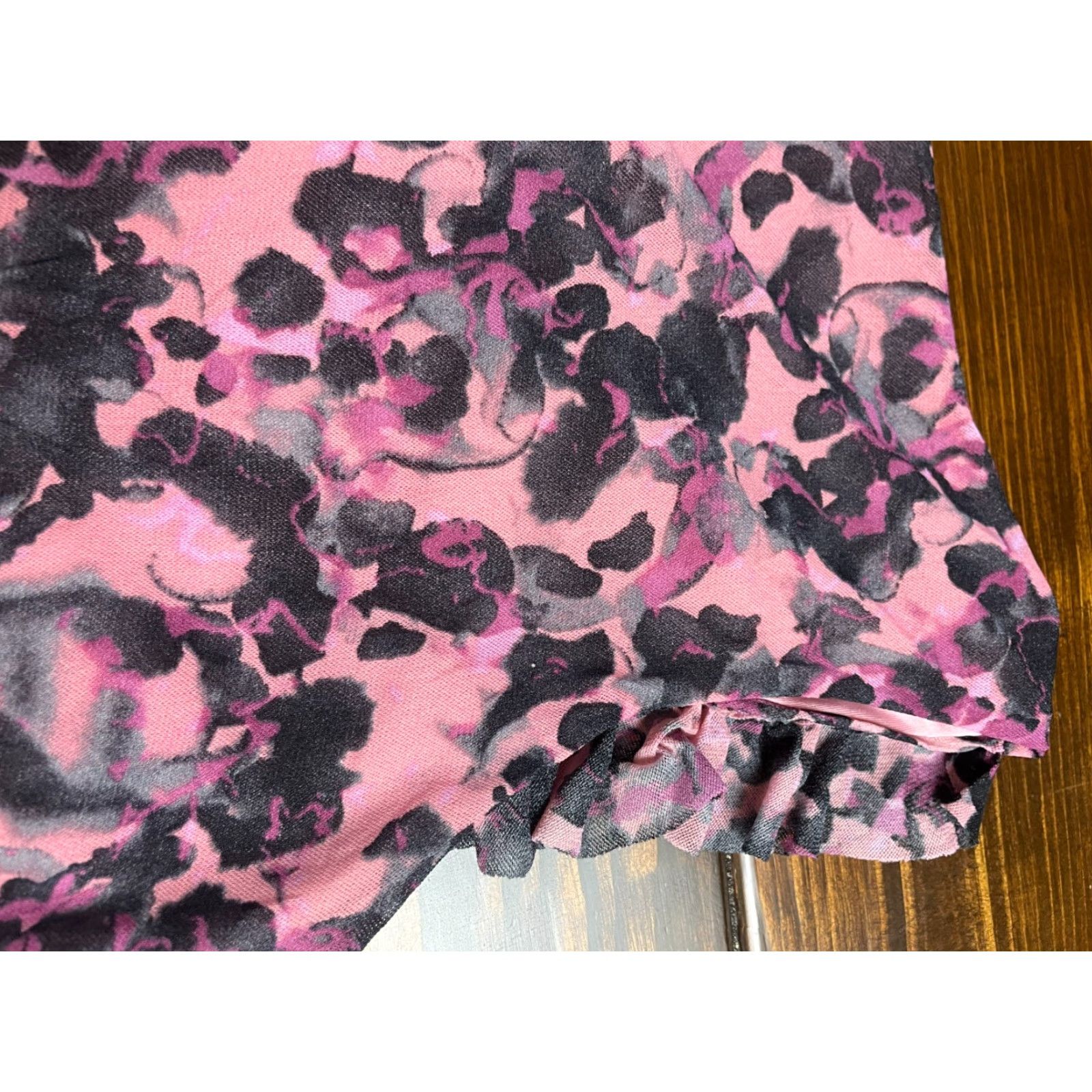 Vintage VINTAGE? No, it's not vintage. The limited shirt womens size medium pink black sleeveless floral Size M / US 6-8 / IT 42-44 - 4 Thumbnail