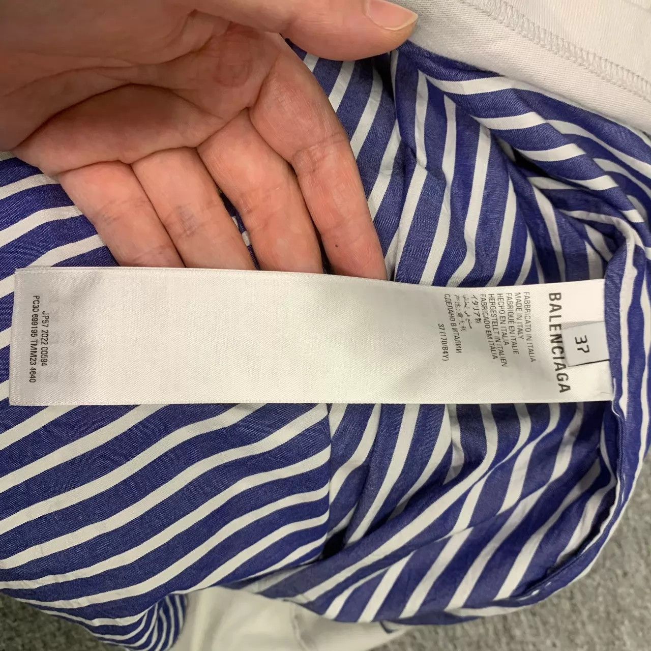 Balenciaga Balenciaga Blue Stripe Lock Embr 2P ShortSleeve Shirt 37 95new Size US XS / EU 42 / 0 - 5 Thumbnail