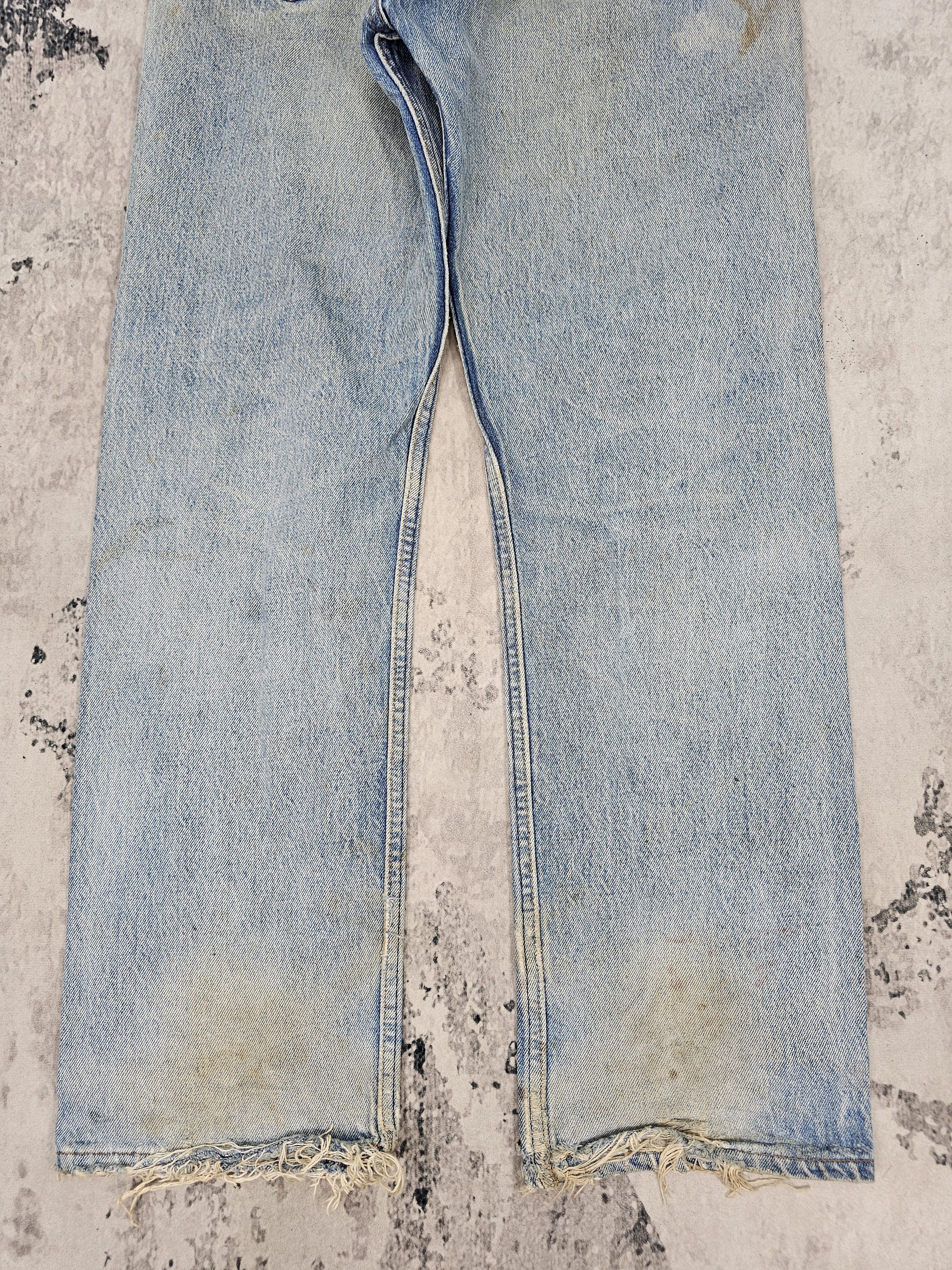 Levi's Vintage Clothing Vtg 90'S LEVIS 501 Ripped Yellow Stain Faded Jeans L0496 Size US 33 - 4 Thumbnail