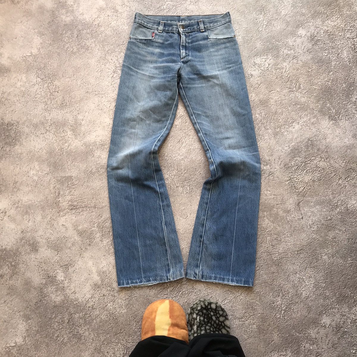 Vintage Vintage 90s Levis Baggy Wide Leg Faded Jeans Skate Logo 27 Size 27" / US 4 / IT 40 - 2 Thumbnail