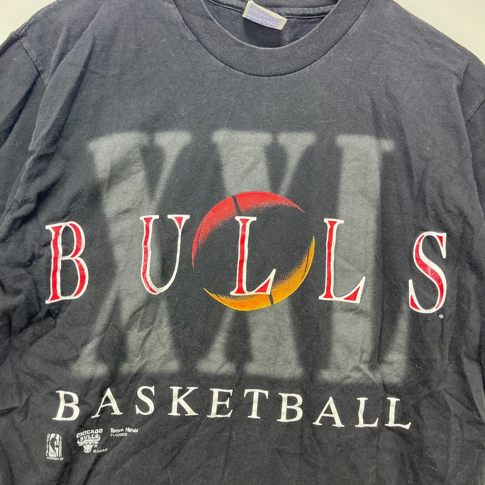 NBA × Vintage Vintage 90s Chicago Bulls Faded Single Stitch T-Shirt Medium Size US M / EU 48-50 / 2 - 2 Thumbnail